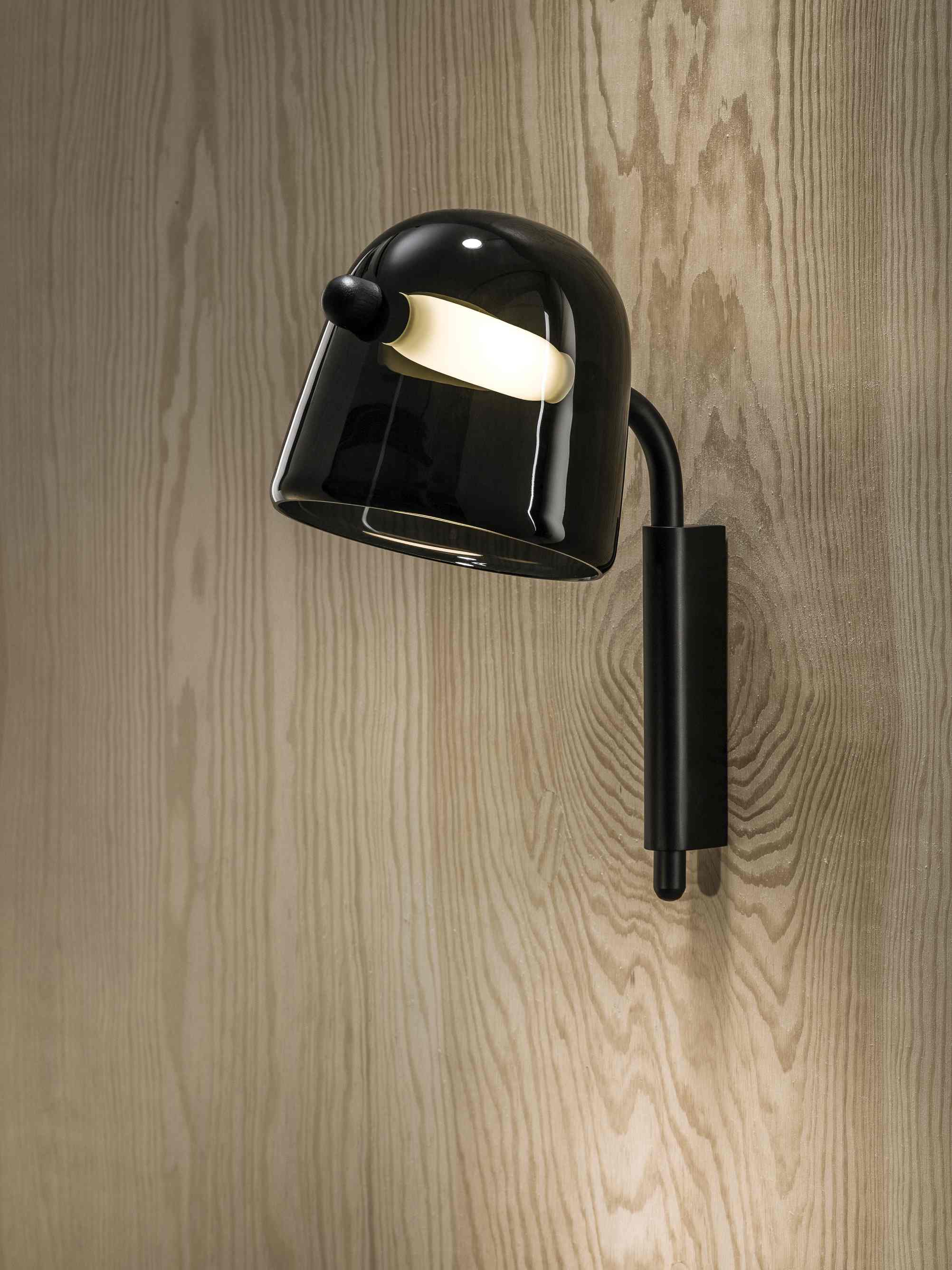 Wall lamp can be black base