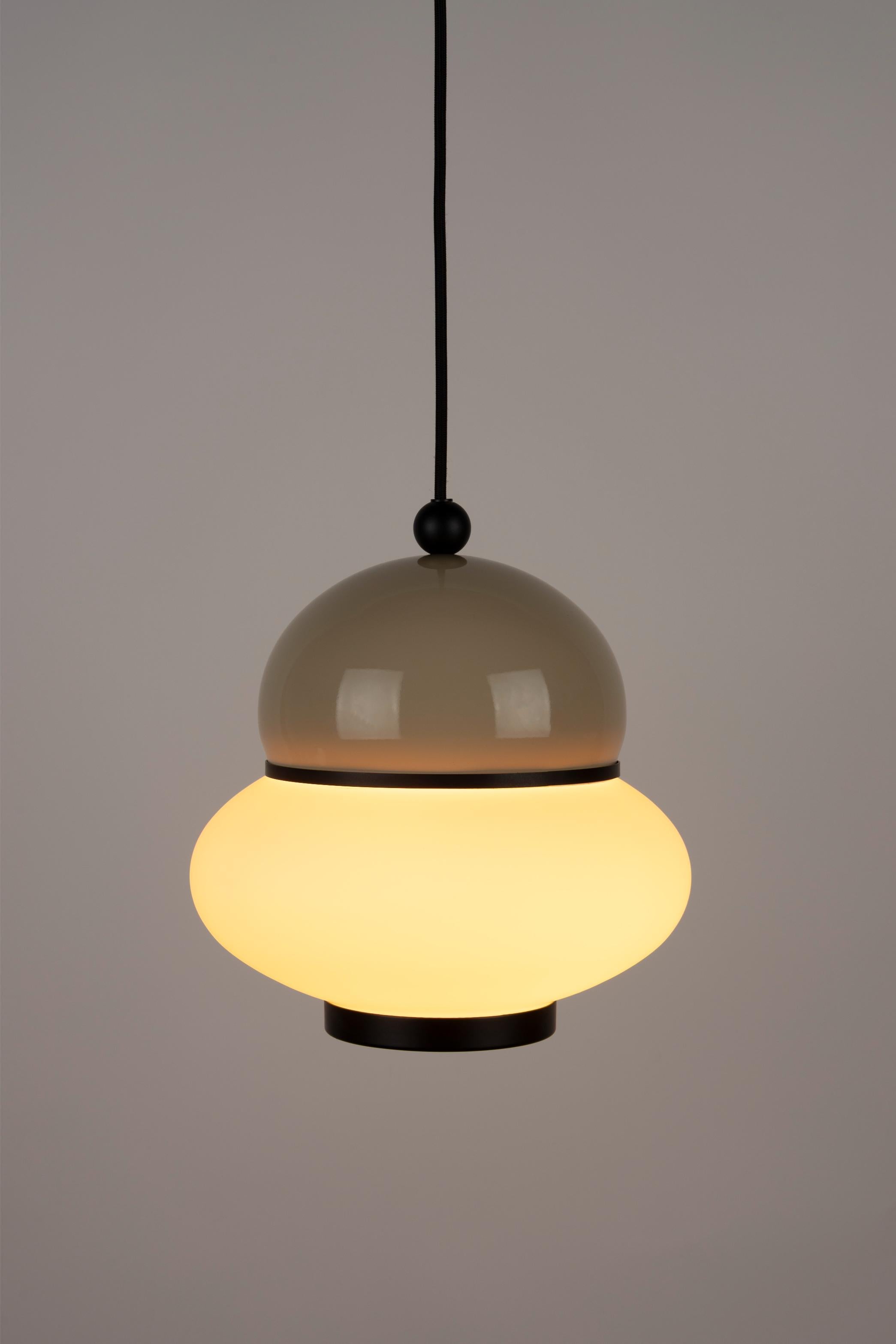 BUMBLE pendant lamp in beige with black finish