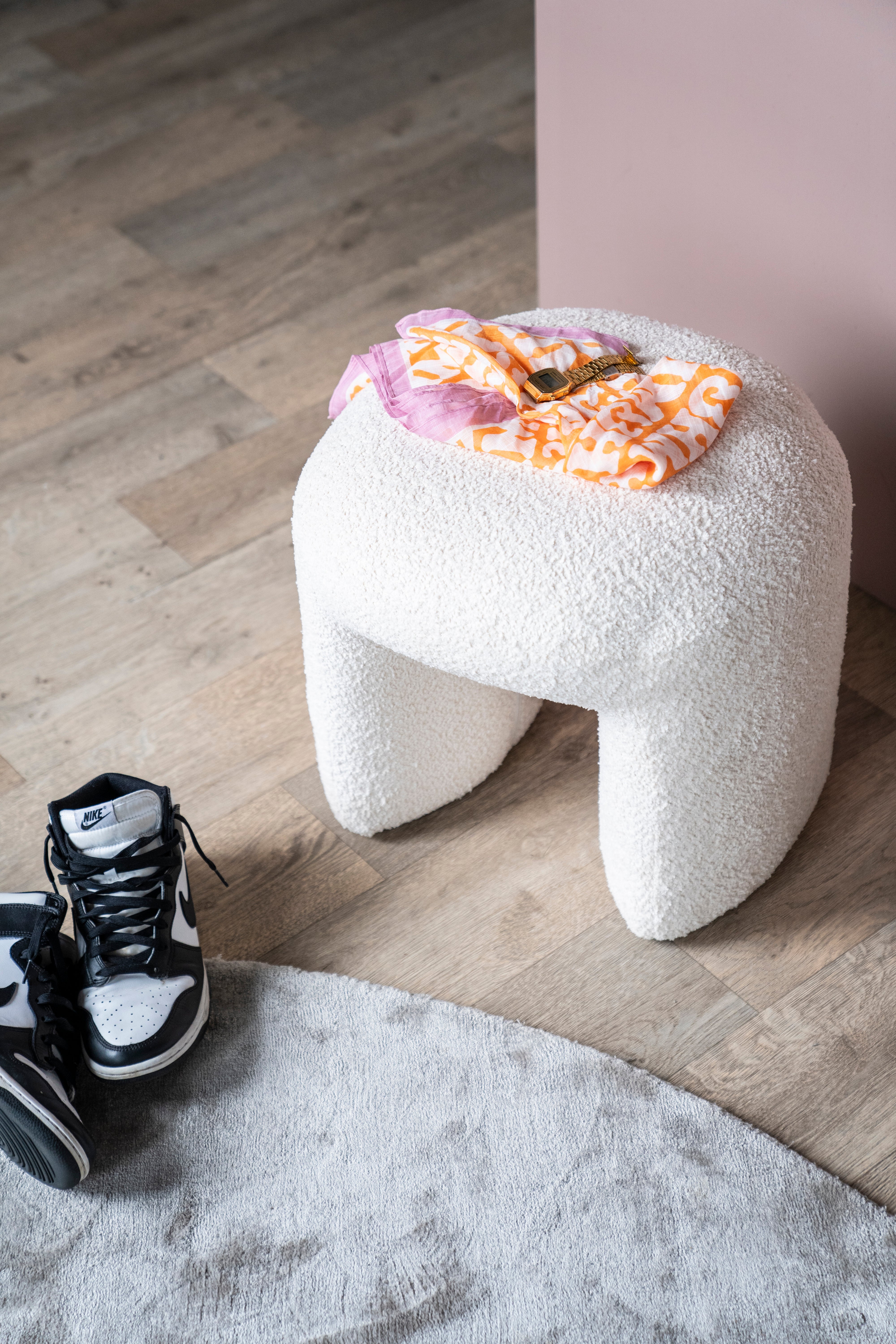 Cream Pouf SAHI