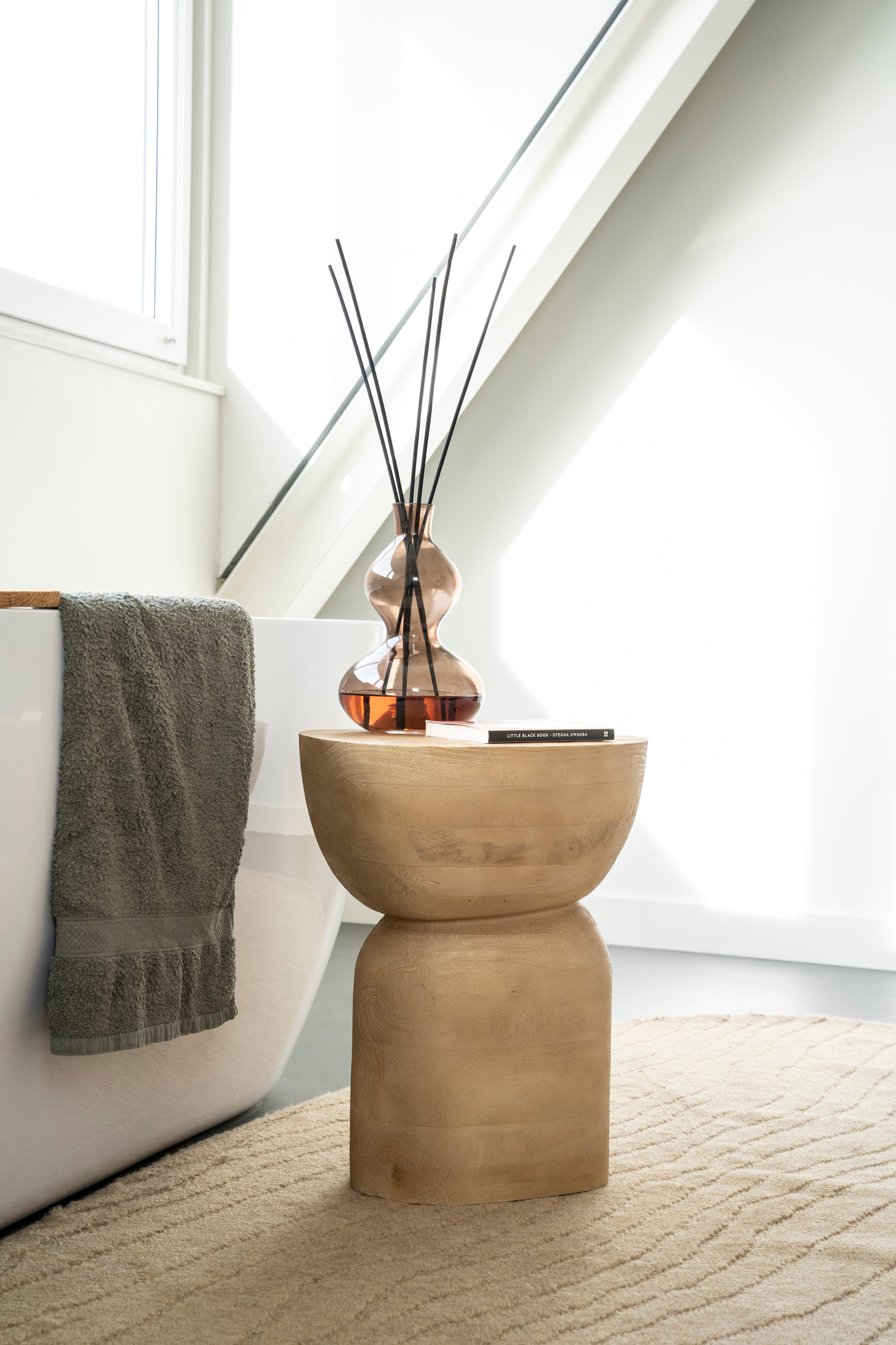 Beistelltisch COBBLE aus Mangoholz