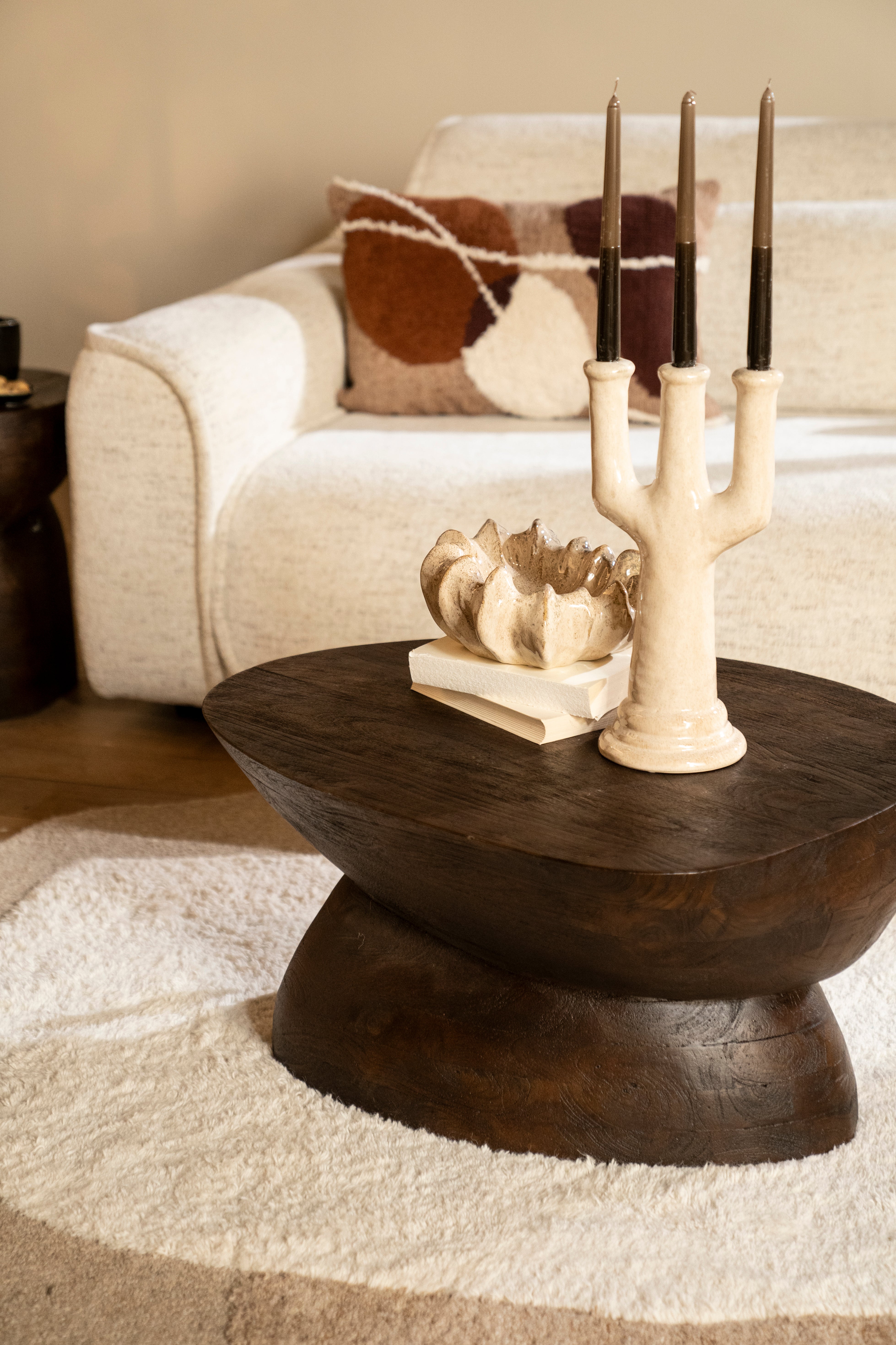 Couchtisch COBBLE aus Mangoholz