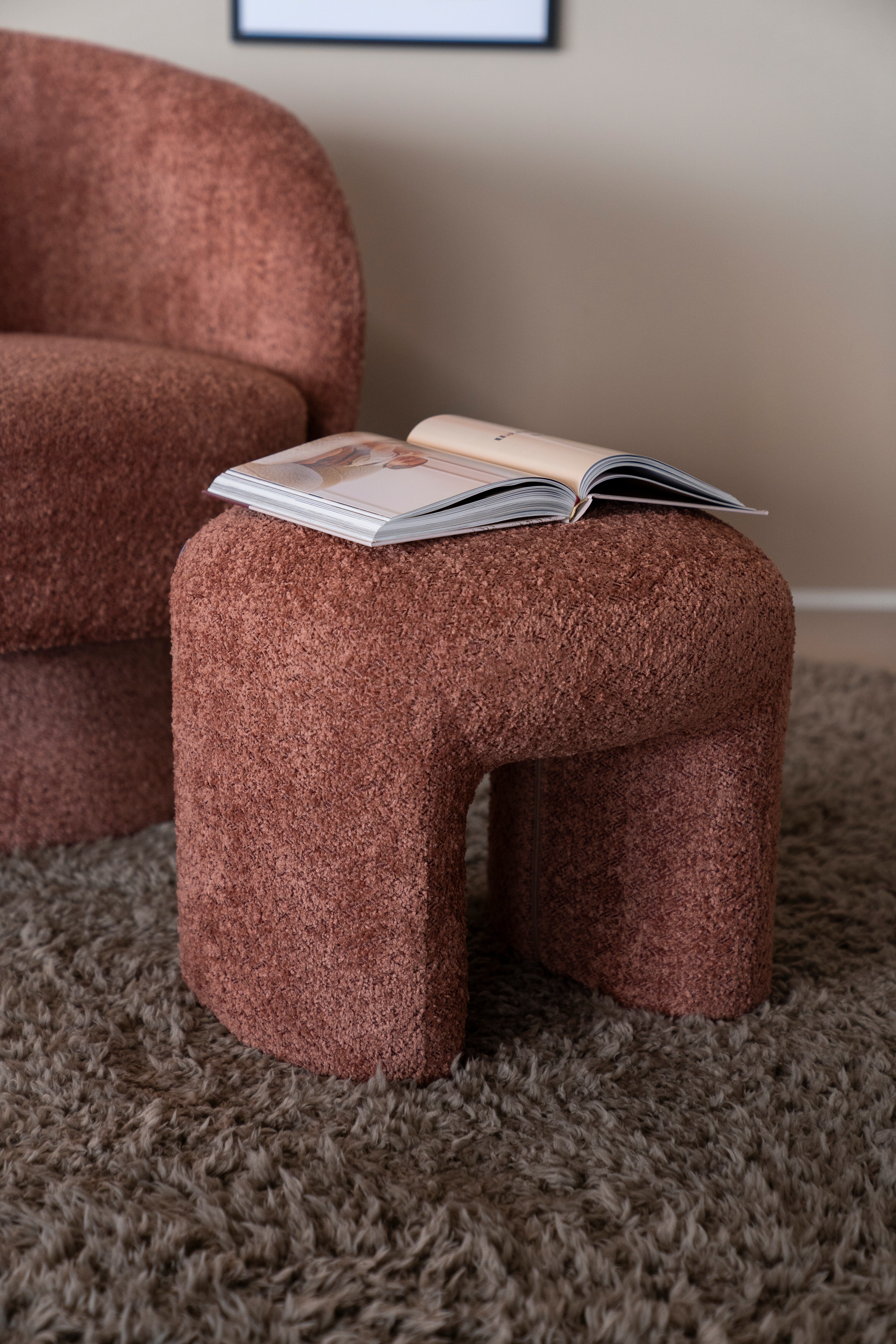 SAHI terracotta pouf
