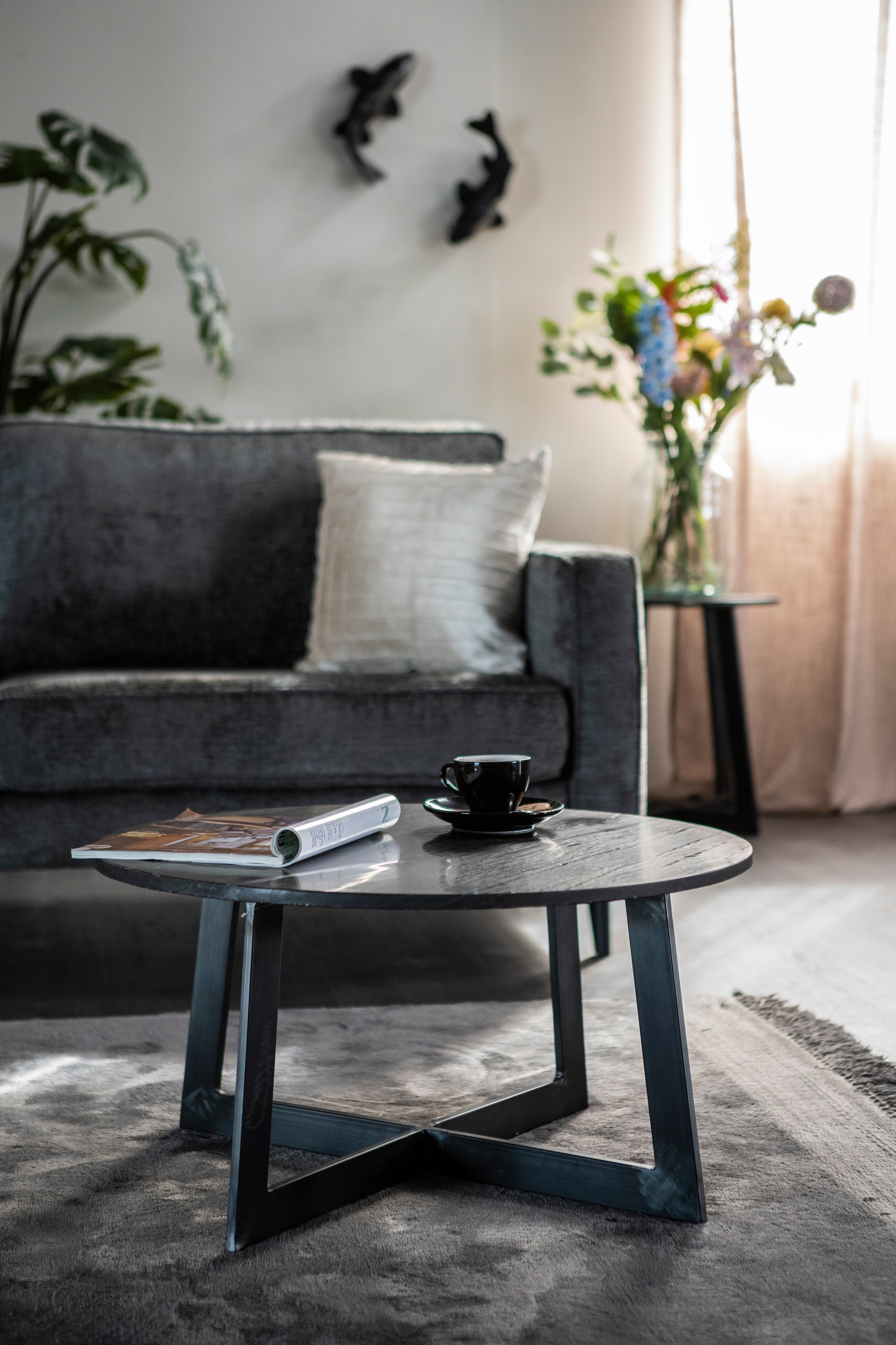MAJOR black marble coffee table