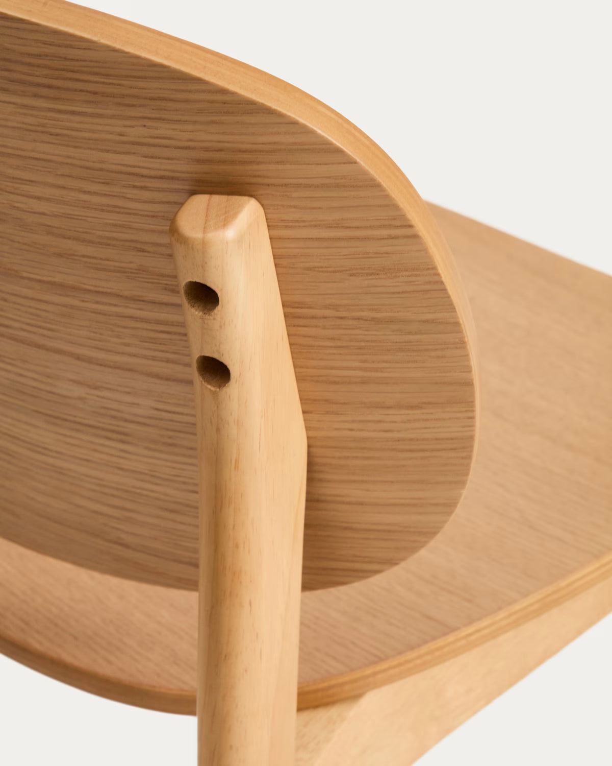 LUDARA Chair in Oak Veneer