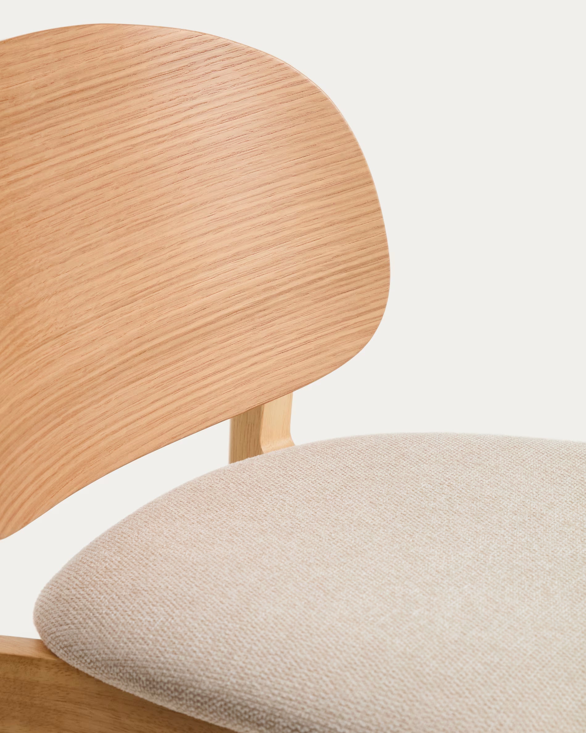 LUDARA Bar Stool in Beige Chenille with a Veneered Oak Base