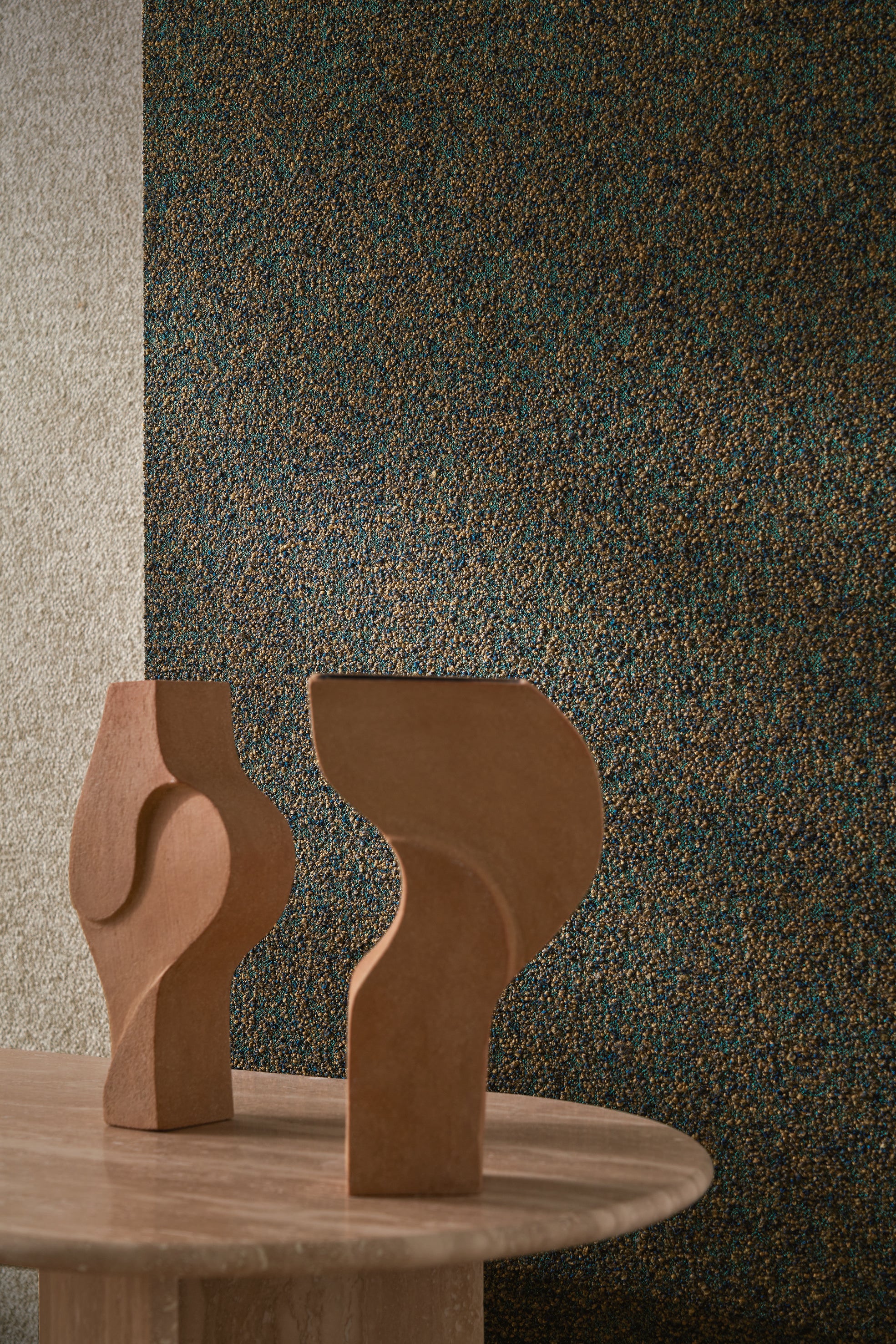 Textured textile wallpaper boucle ETREINTE - CHARCOAL GRAY with bronze