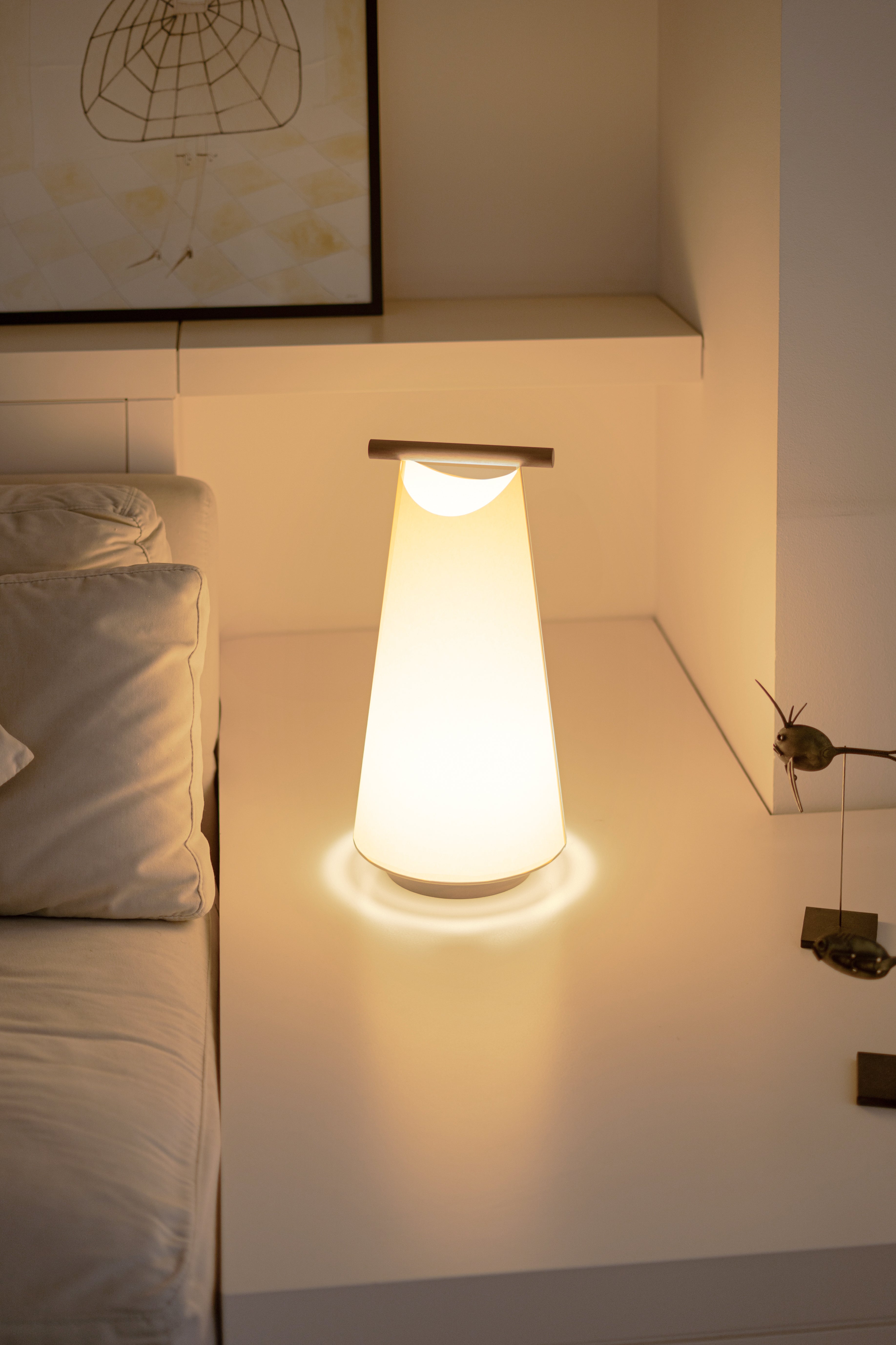 CATAY Table Lamp in White with Oak Wood