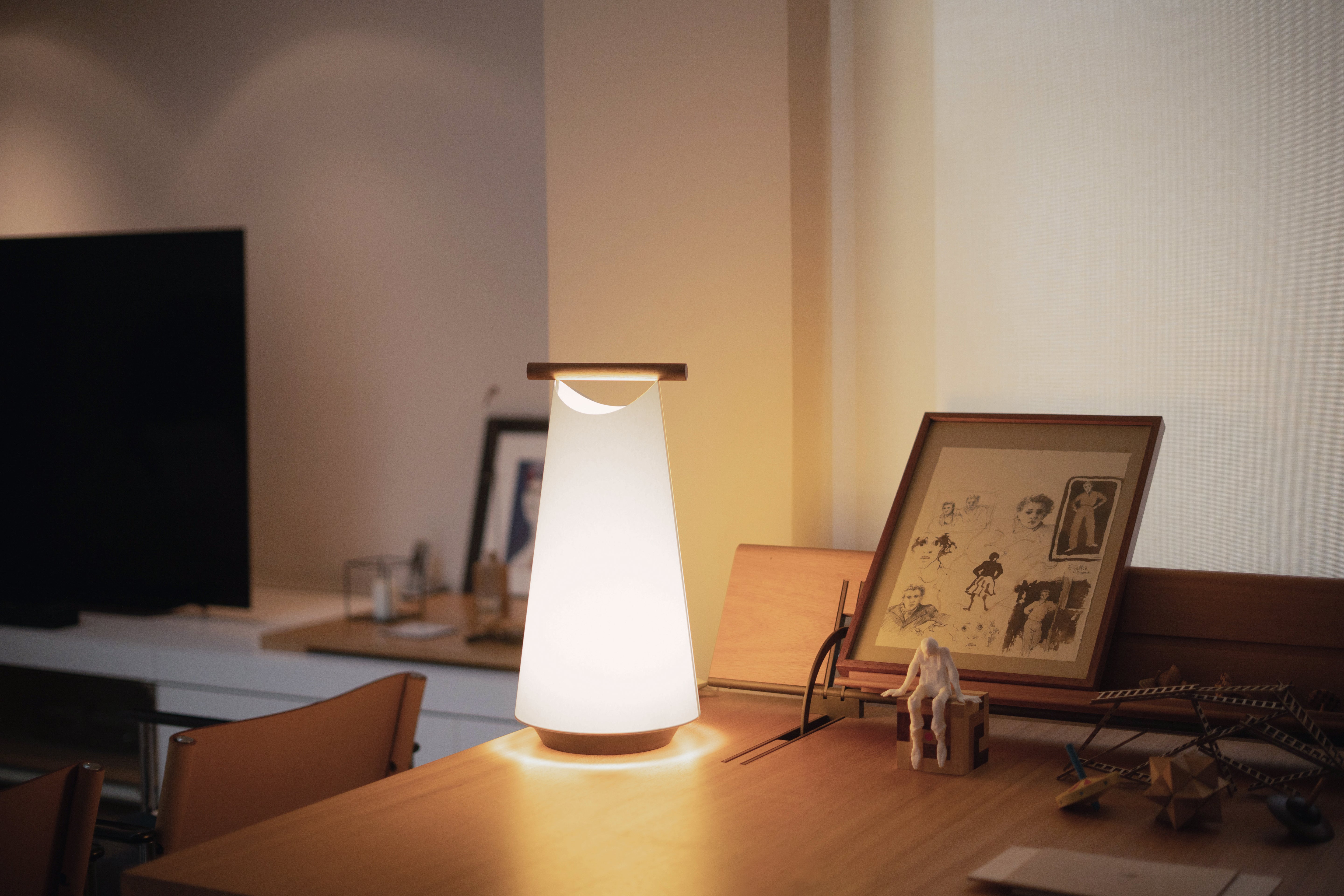 CATAY Table Lamp in White with Oak Wood