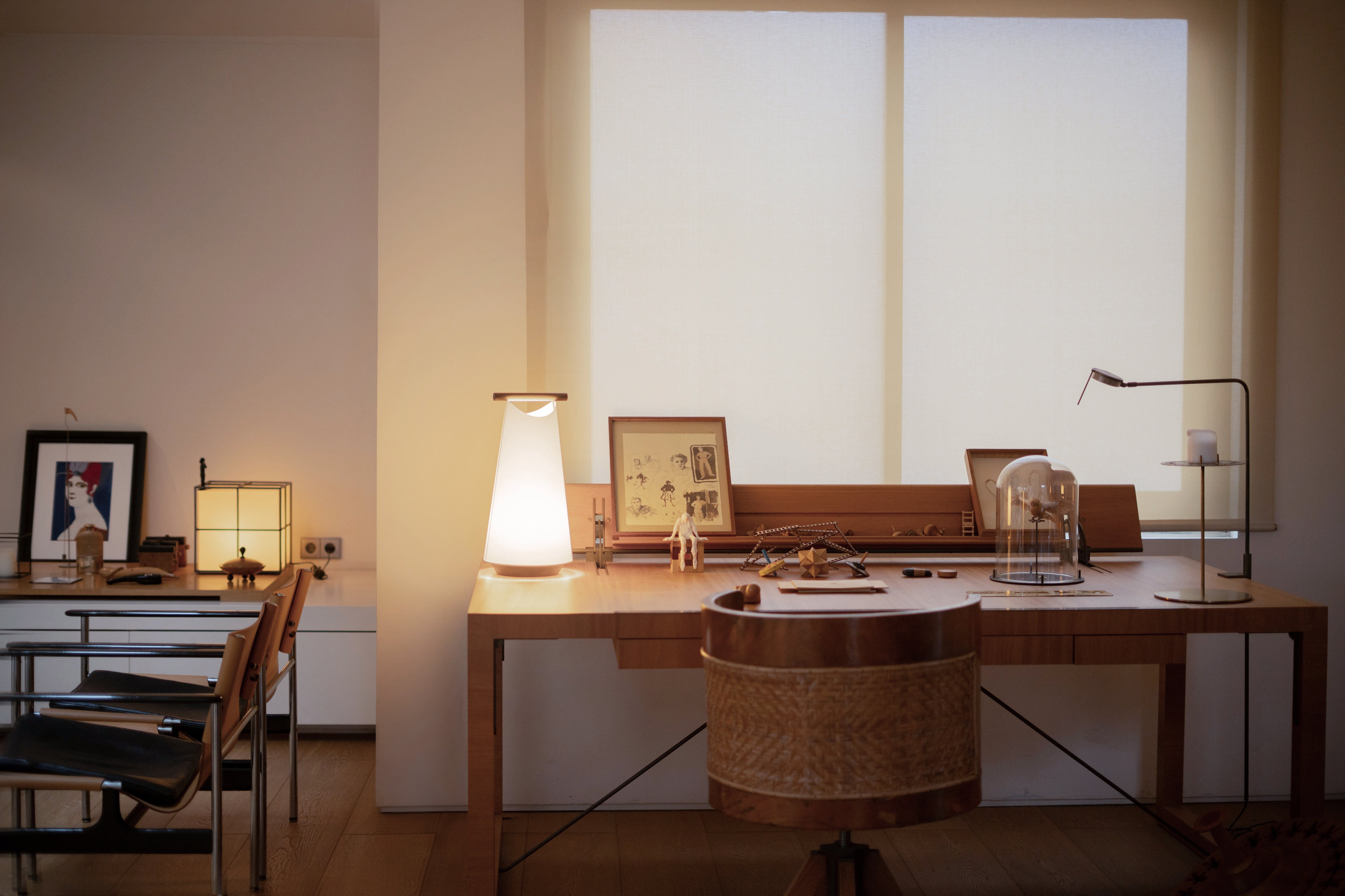 CATAY Table Lamp in White with Oak Wood
