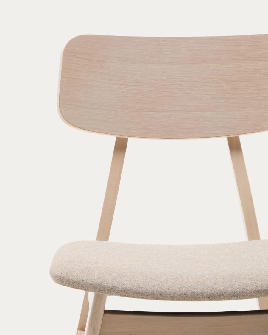 Selia light gray chair with an oak finish