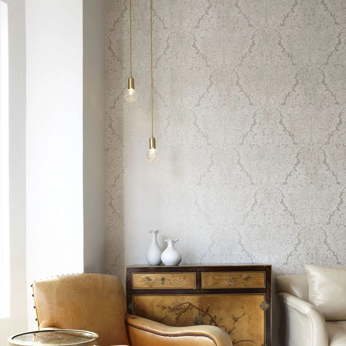 CRYSTAL BULB pendant lamp with crystal glass and brass finish