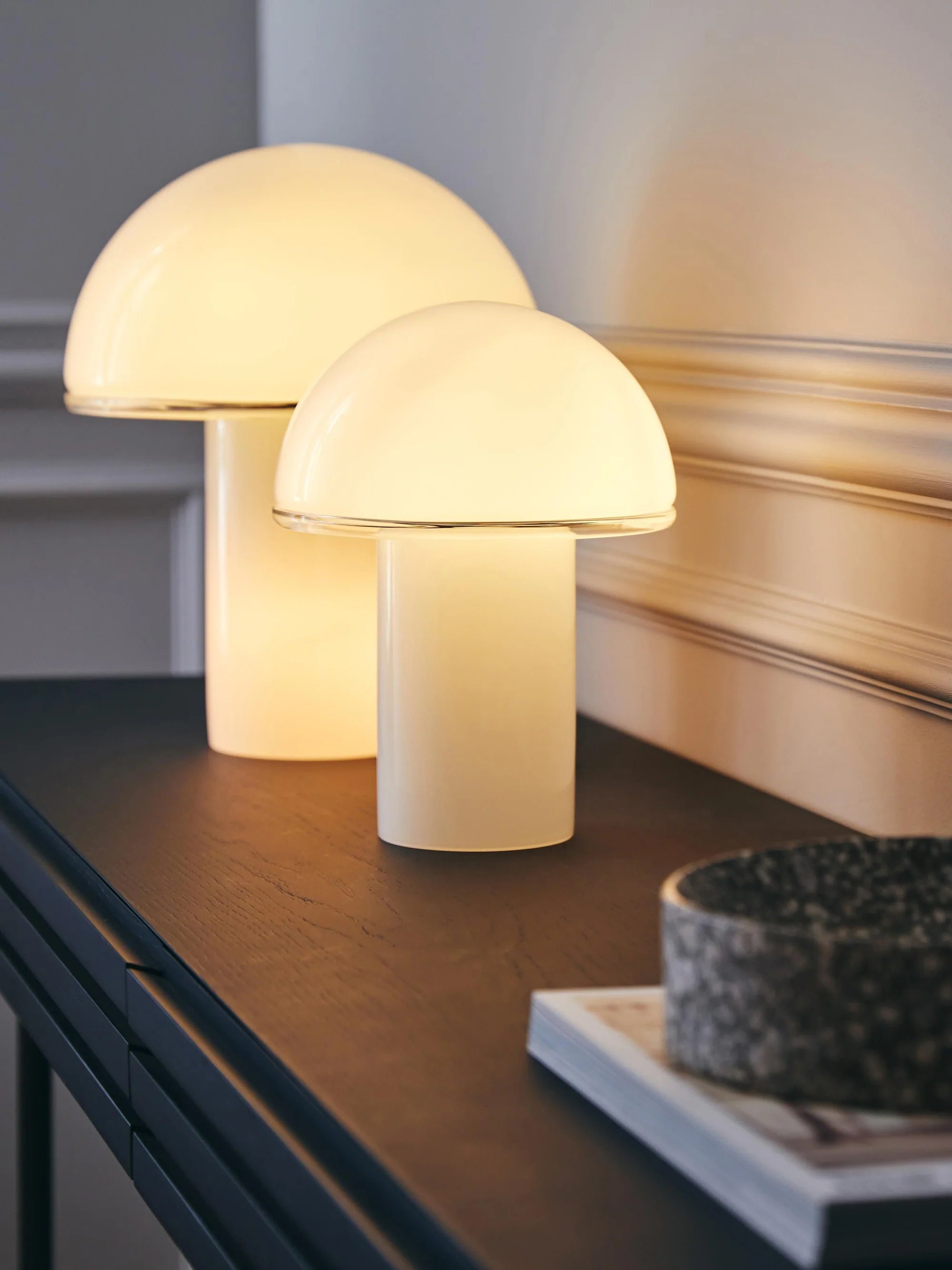 Tischlampe ONFALE mundgeblasen aus Glas