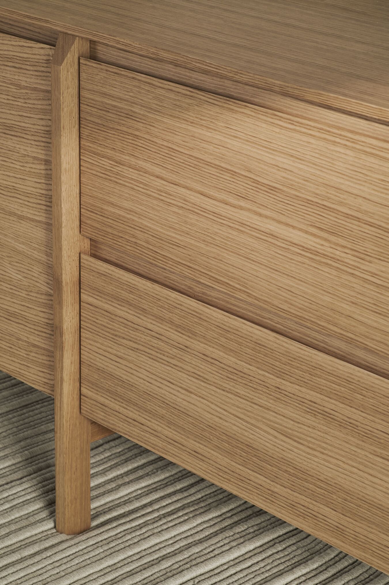 DAIIA chest of drawers whitened oak wood