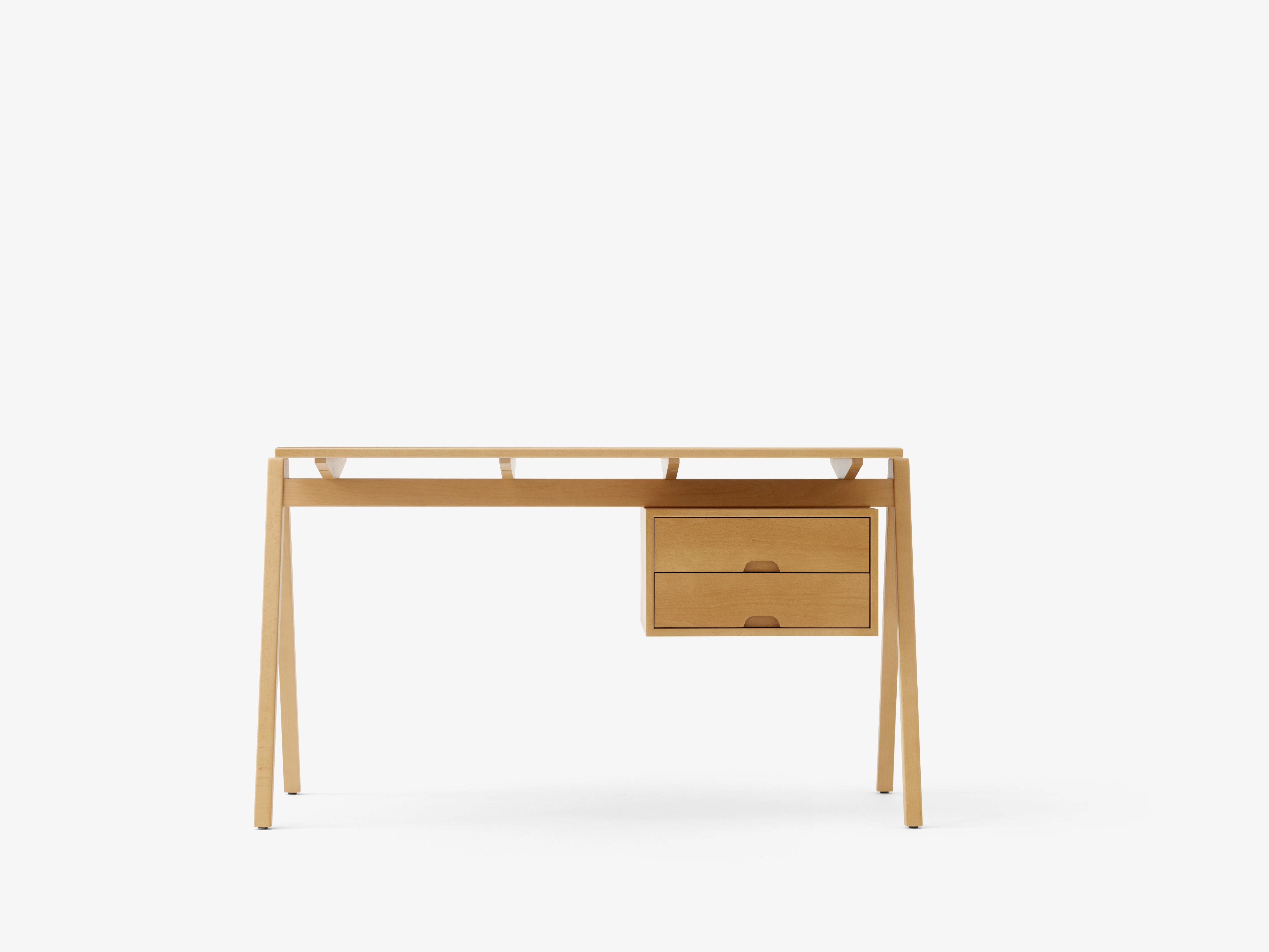 DAYSTAK RD3 desk made of beech wood