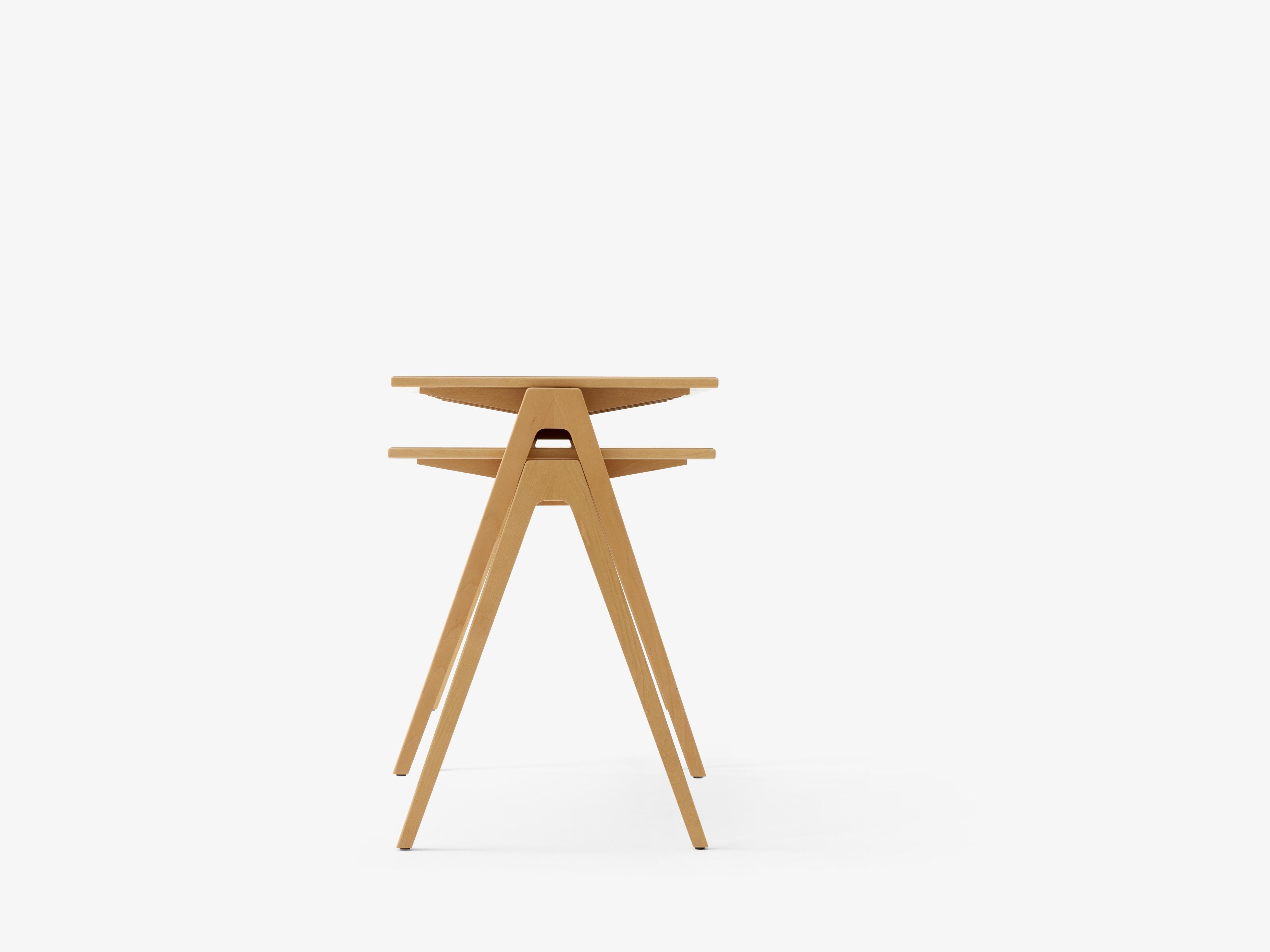 DAYSTAK Table RD2 Beech Wood