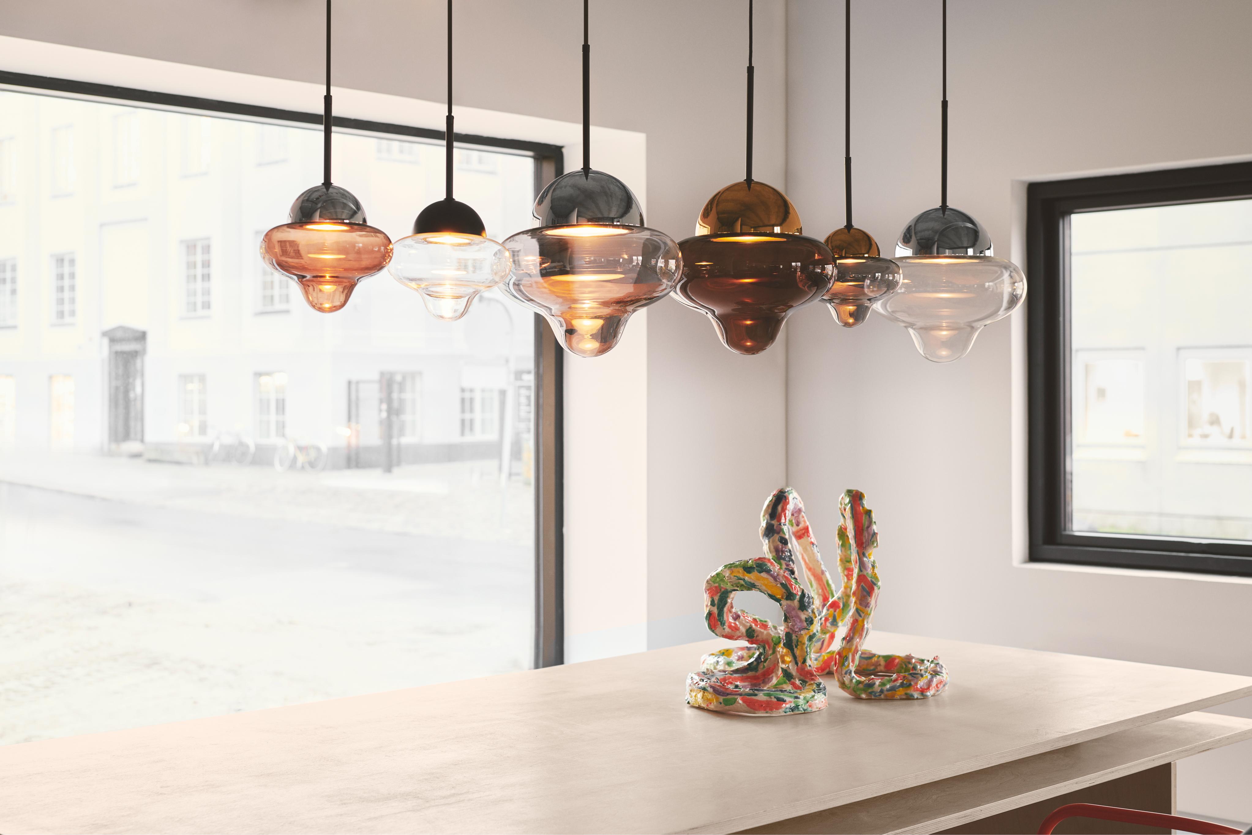 Pendelleuchte NUTTY braunes Glas mit goldener Veredelung [Amelia]
