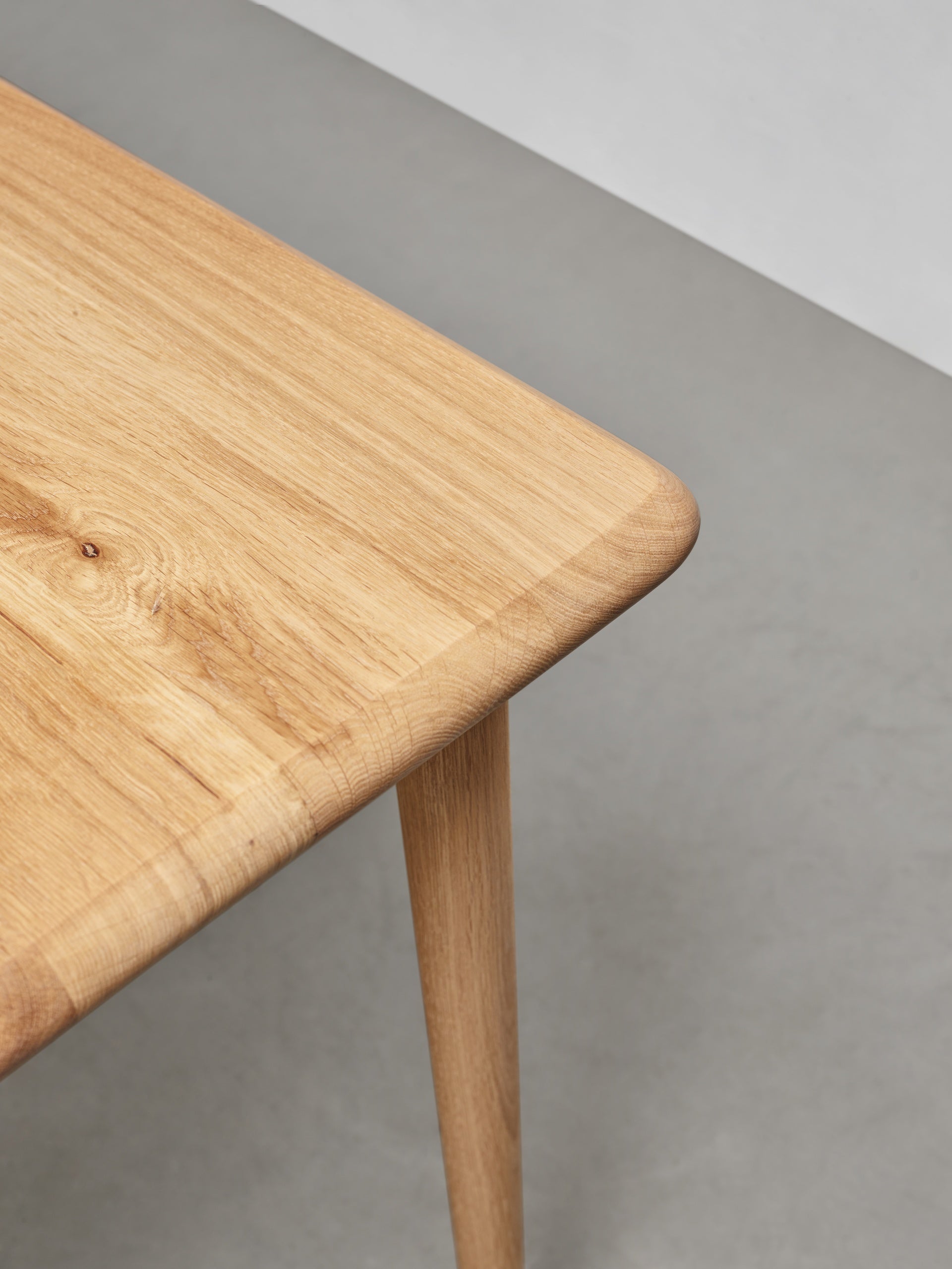 OLIVIA Table Oak Wood