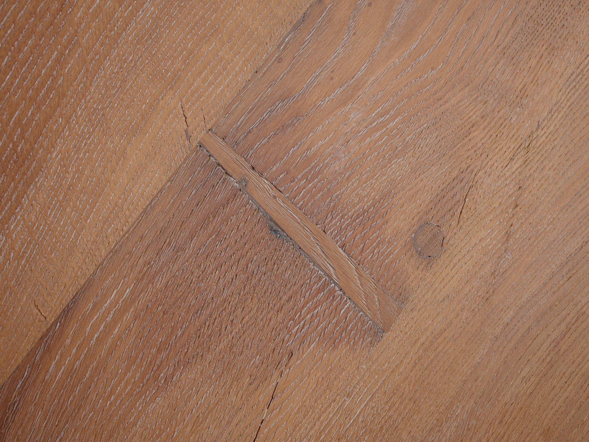 LOUIS Table Oak Wood
