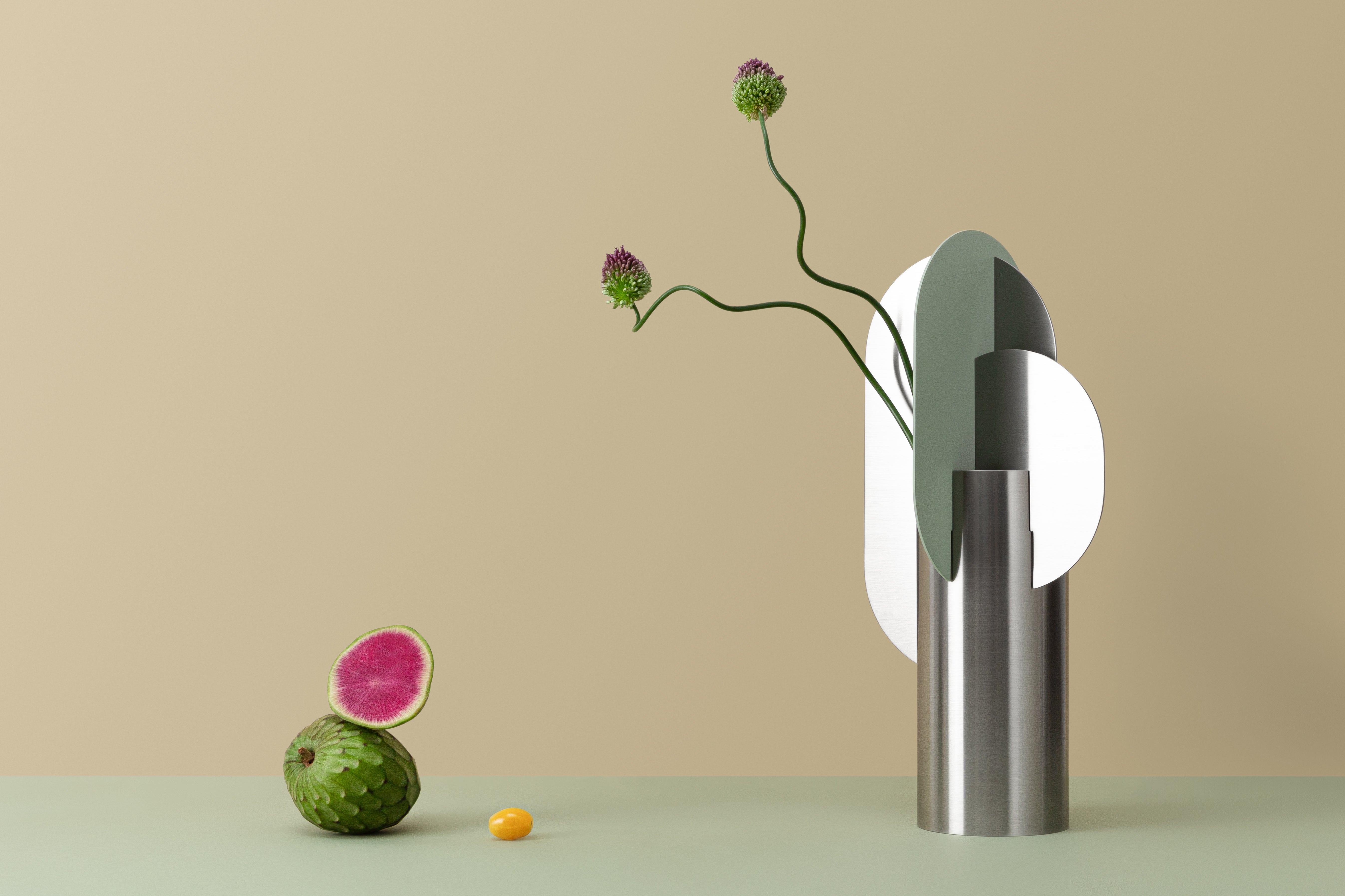 Steel vase EKSTER with green
