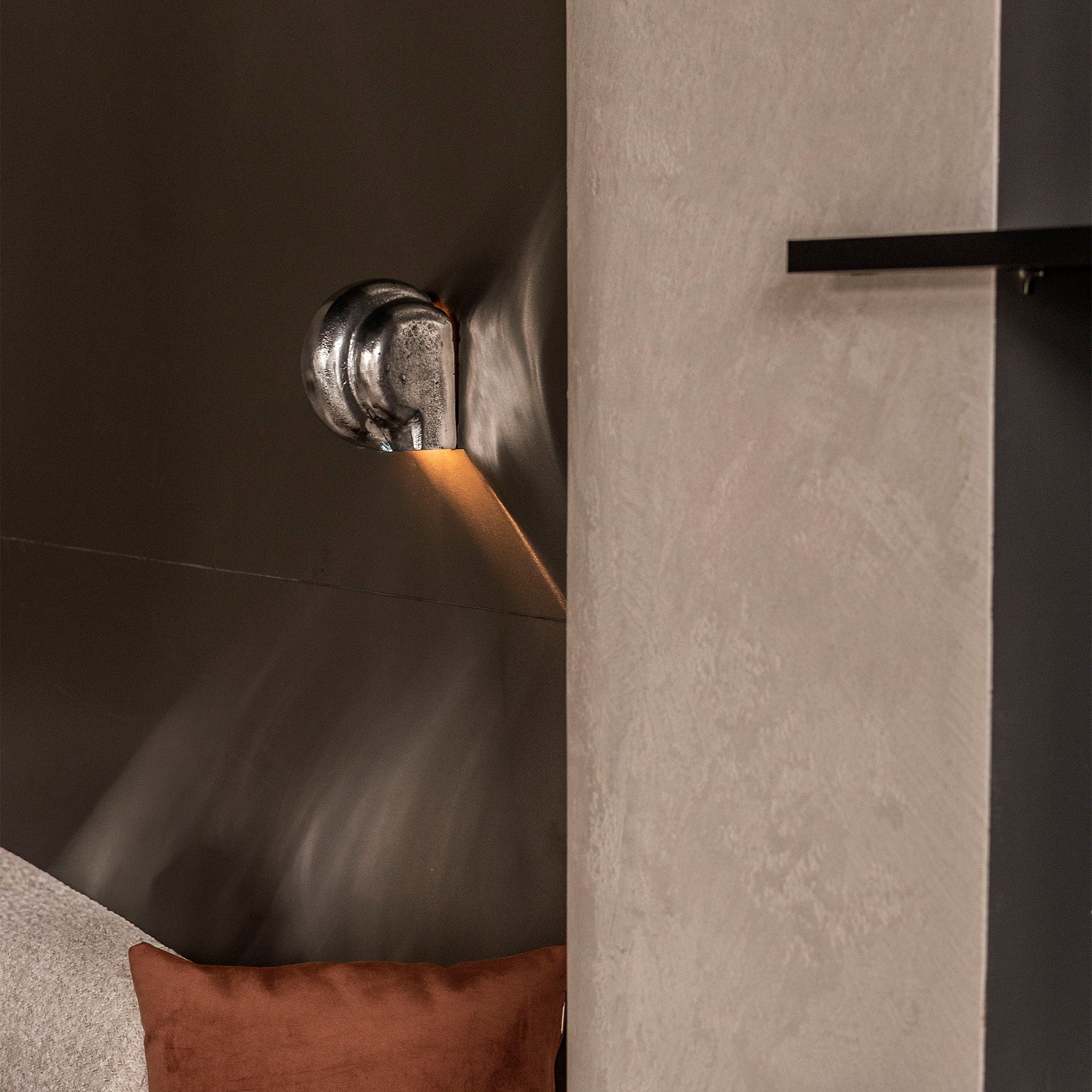 TRYTON Aluminum Wall Lamp