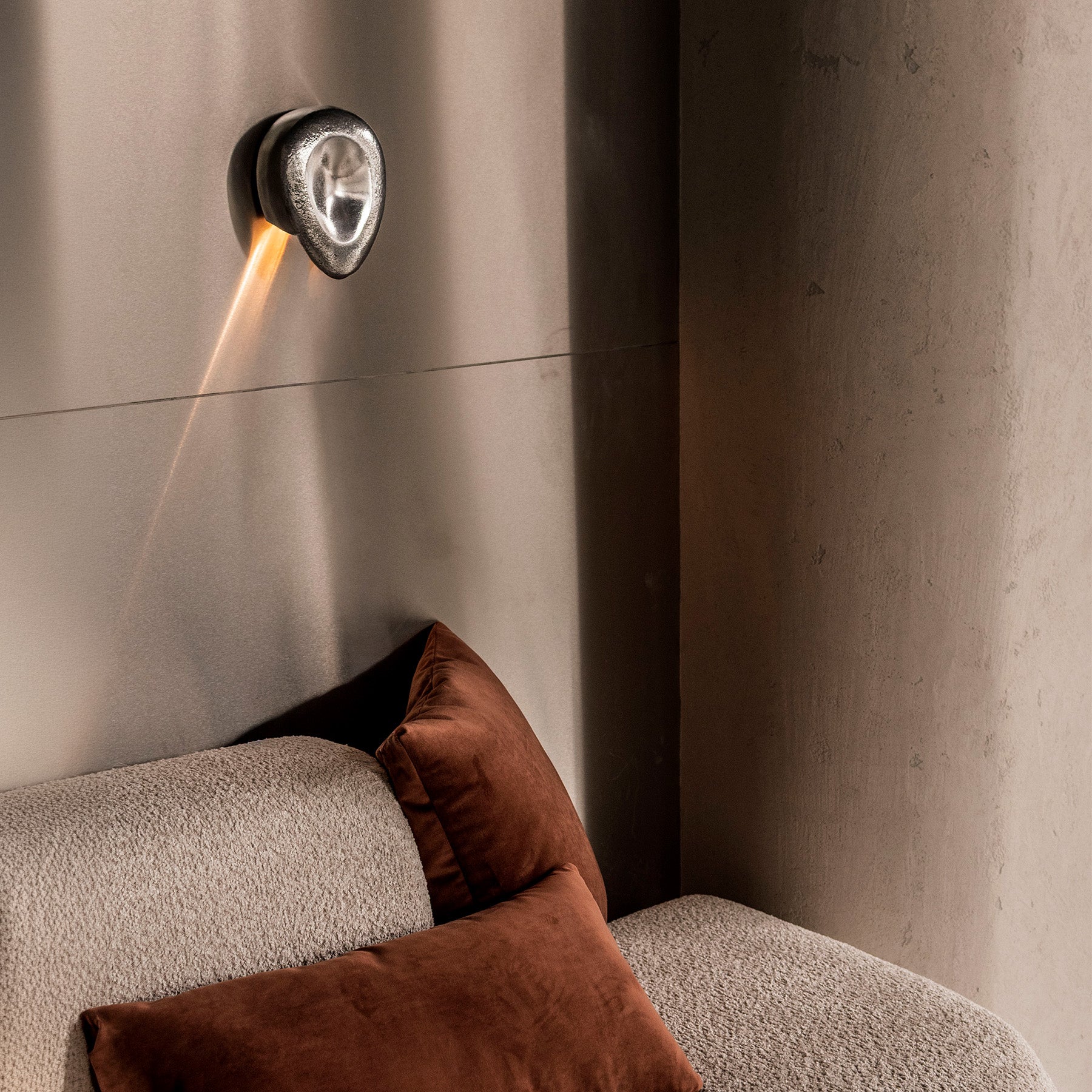 DEIMOS Aluminum Wall Sconce