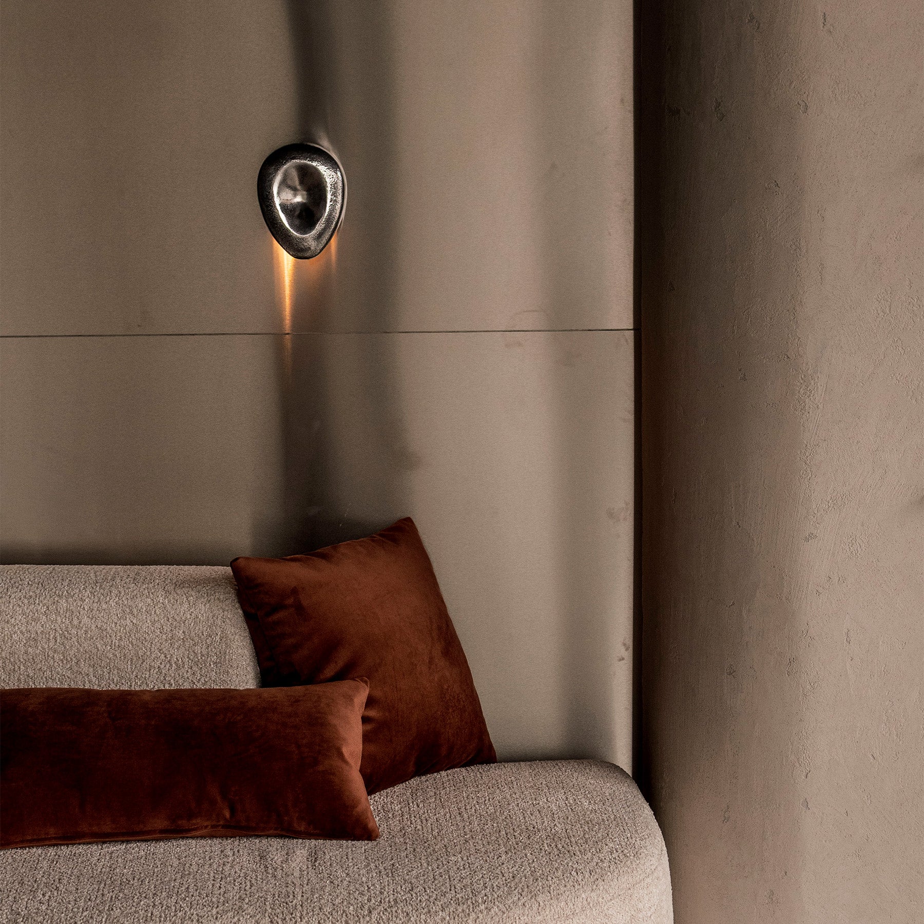 DEIMOS Aluminum Wall Sconce