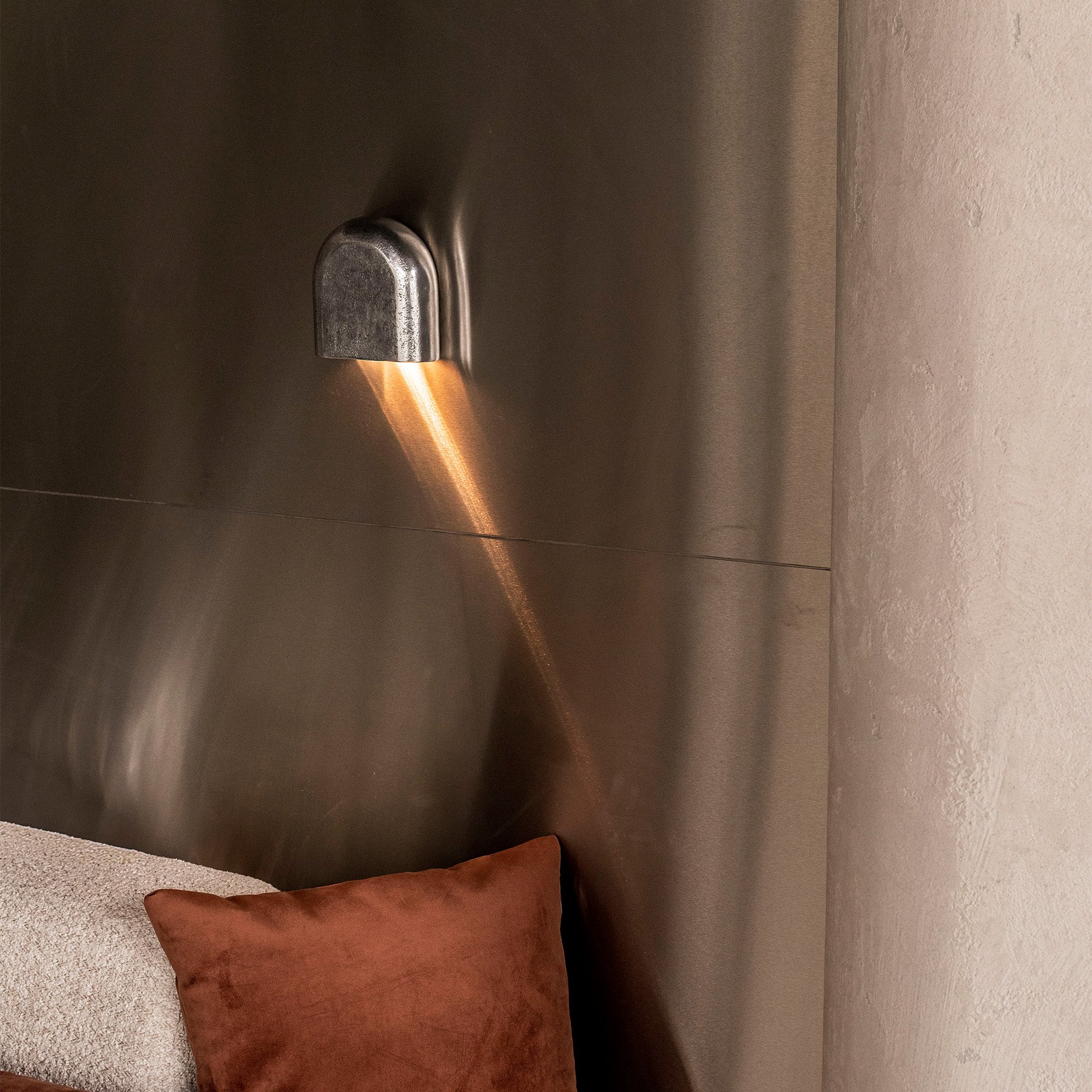 FOBOS Aluminum Wall Sconce