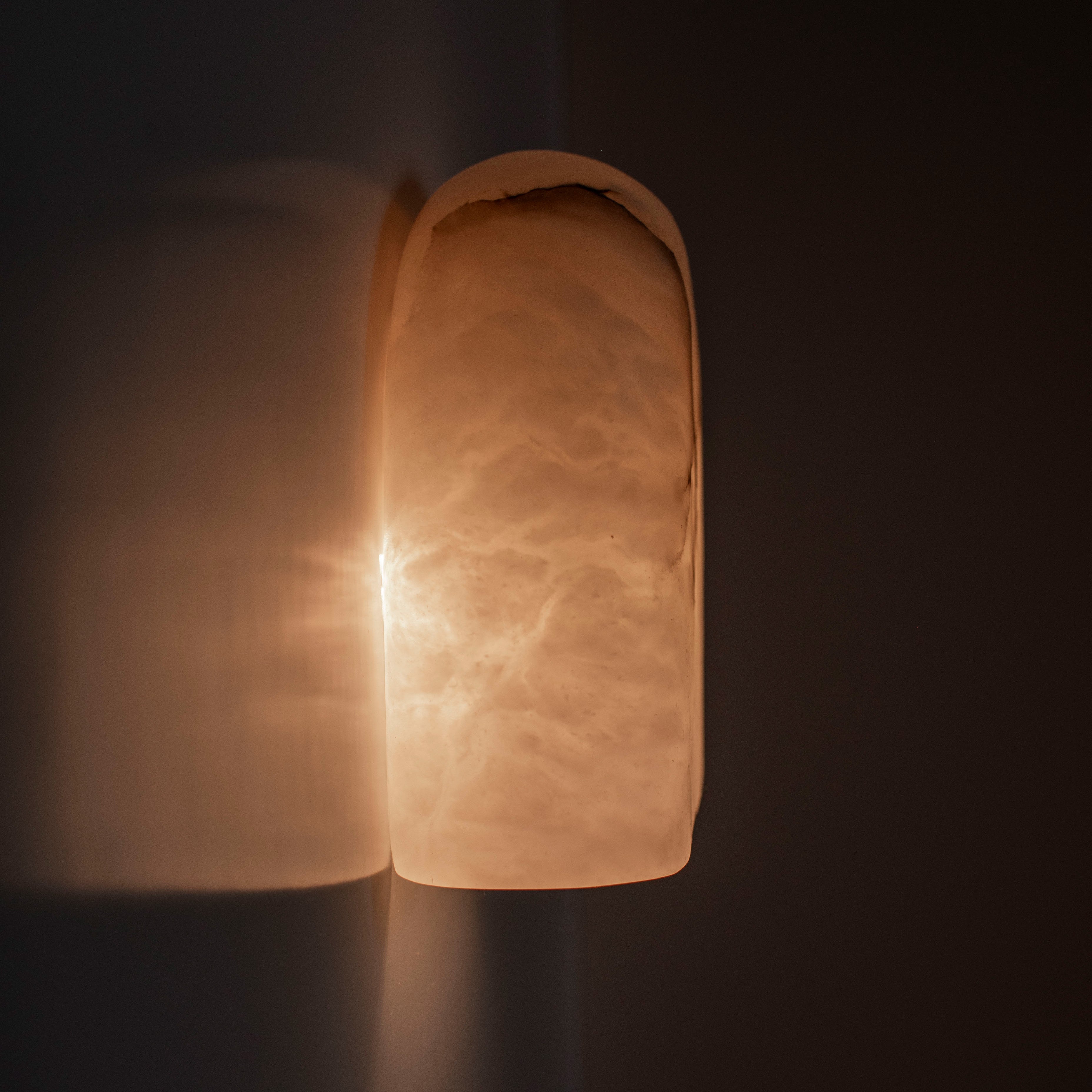 TAYGETA Alabaster Wall Sconce with Patterned Finish