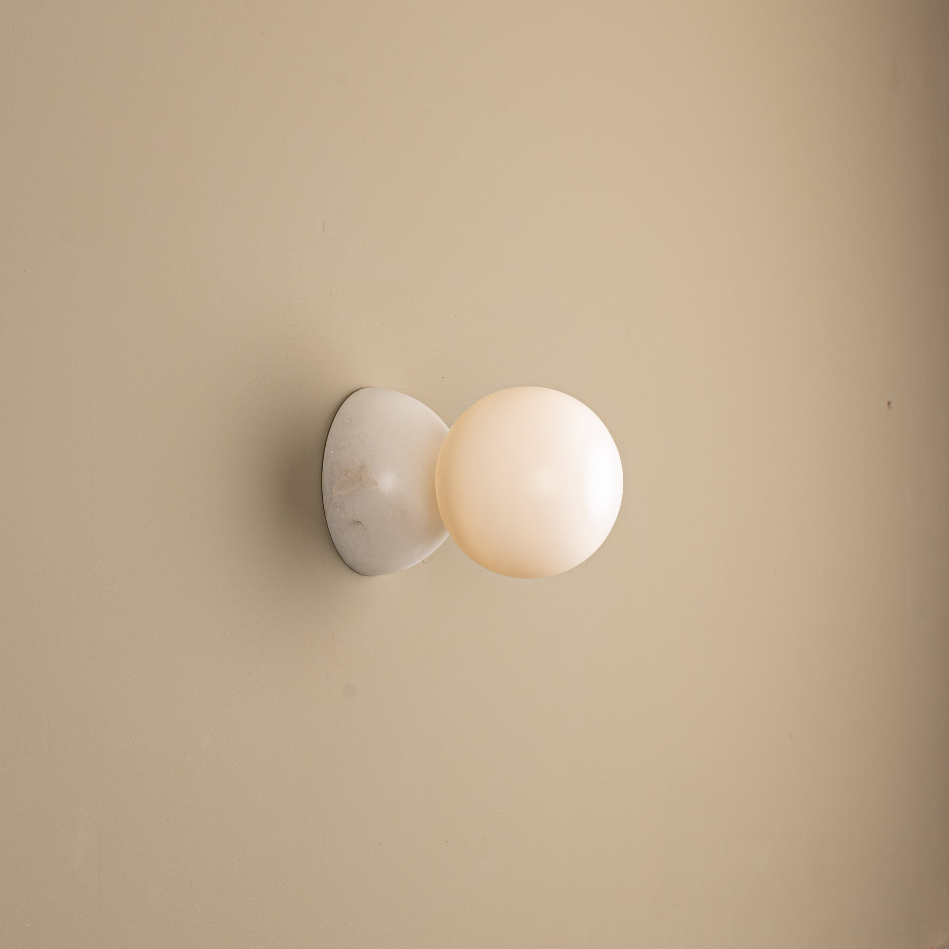 Wall lamp EKLIPSO white alabaster