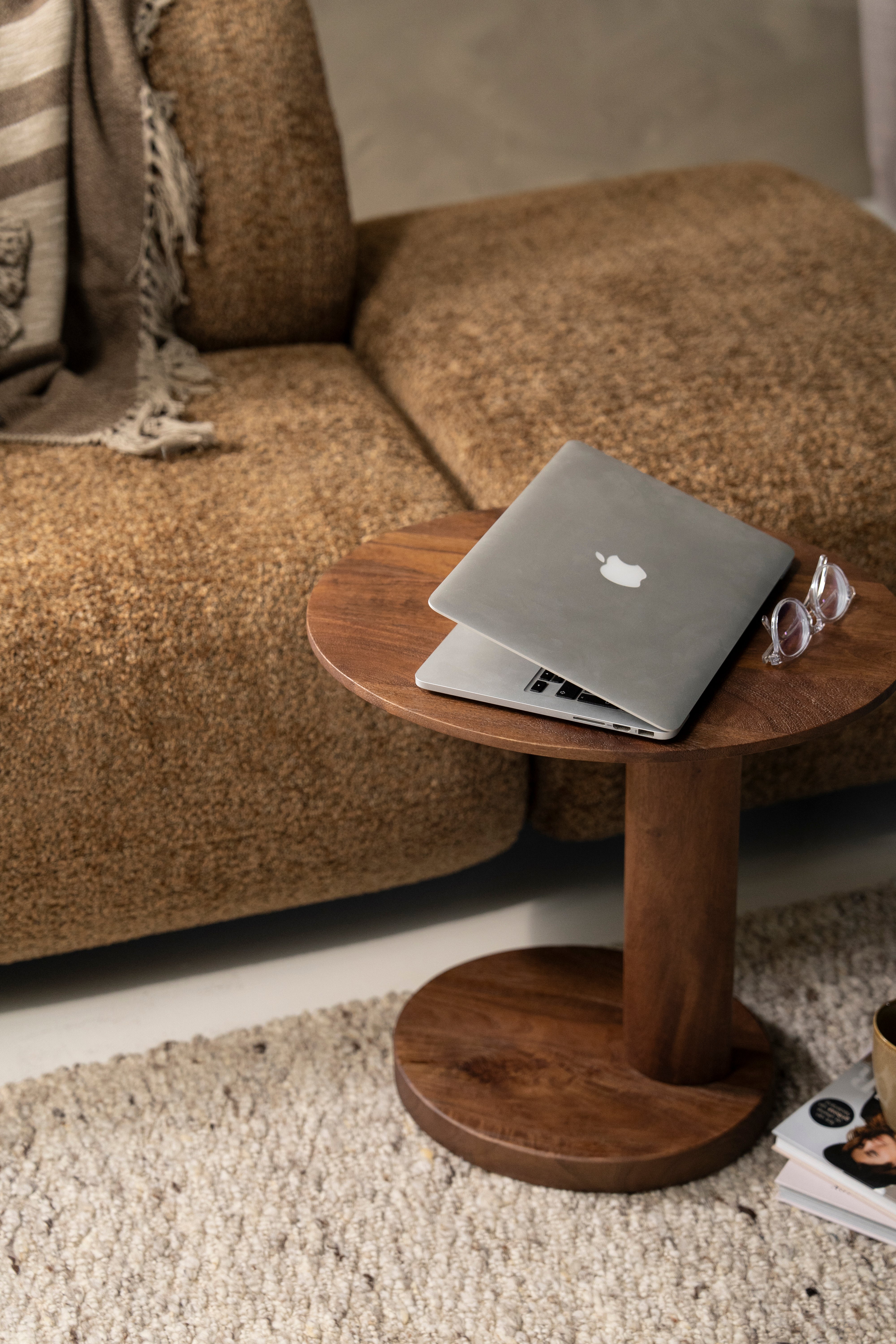 Beistelltisch NOVIA dunkles Mangoholz