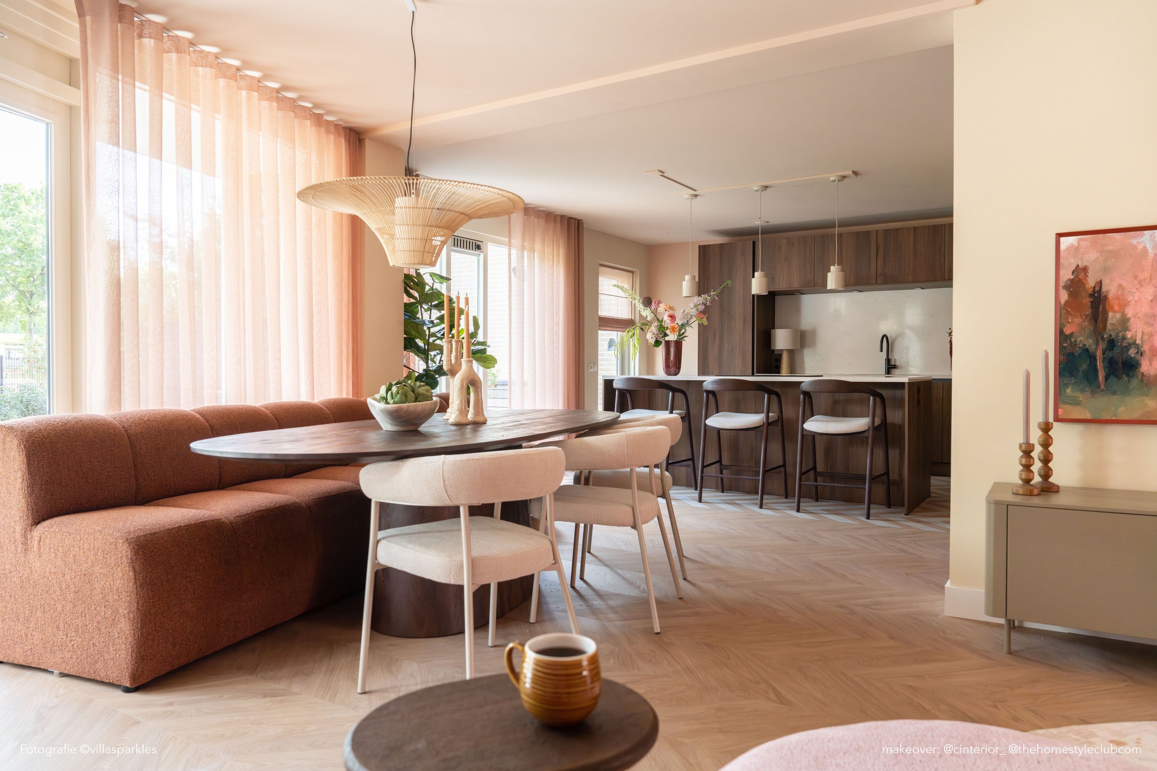 RAYVEN Stool dark ash wood