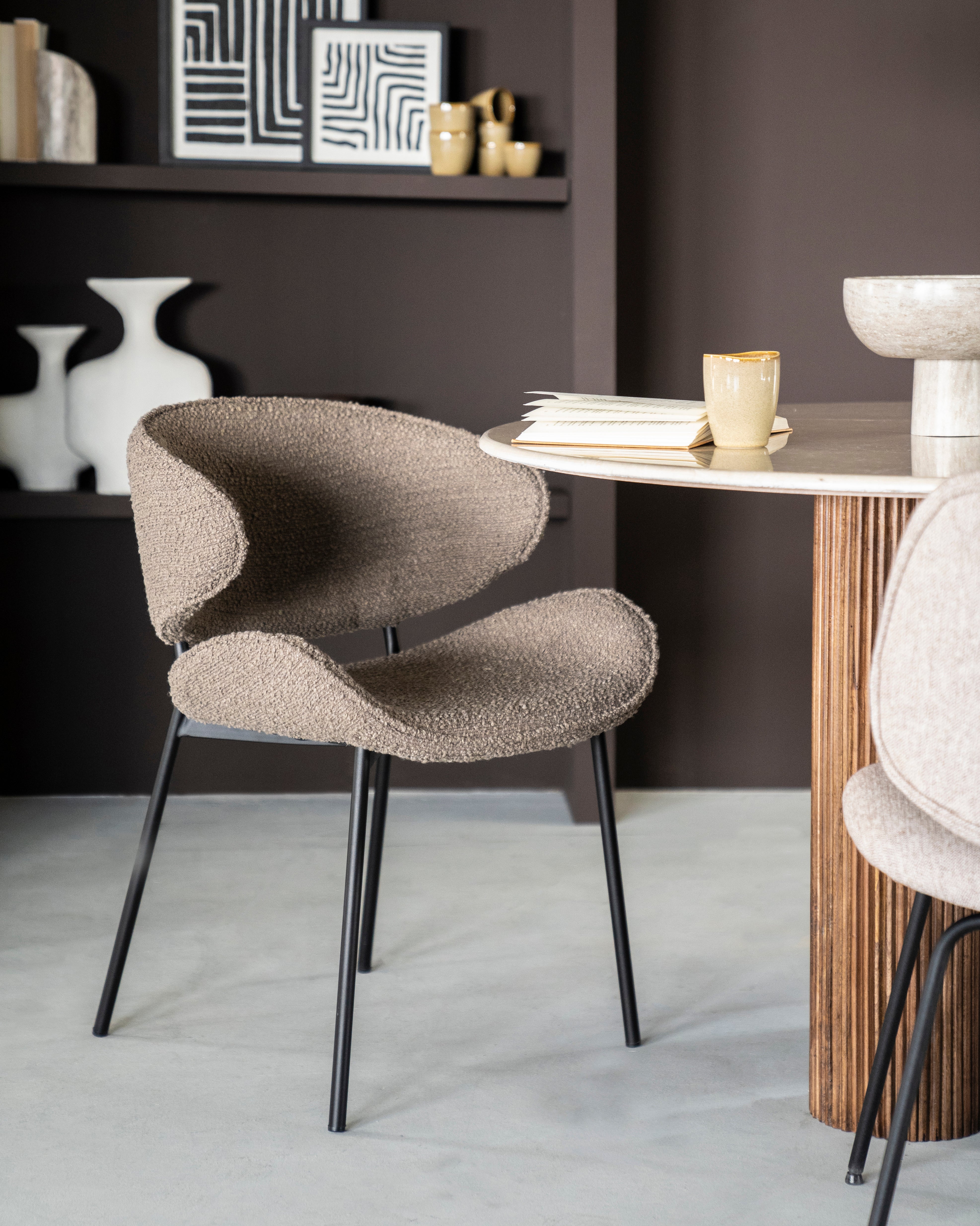 TESS Chair brown with black base