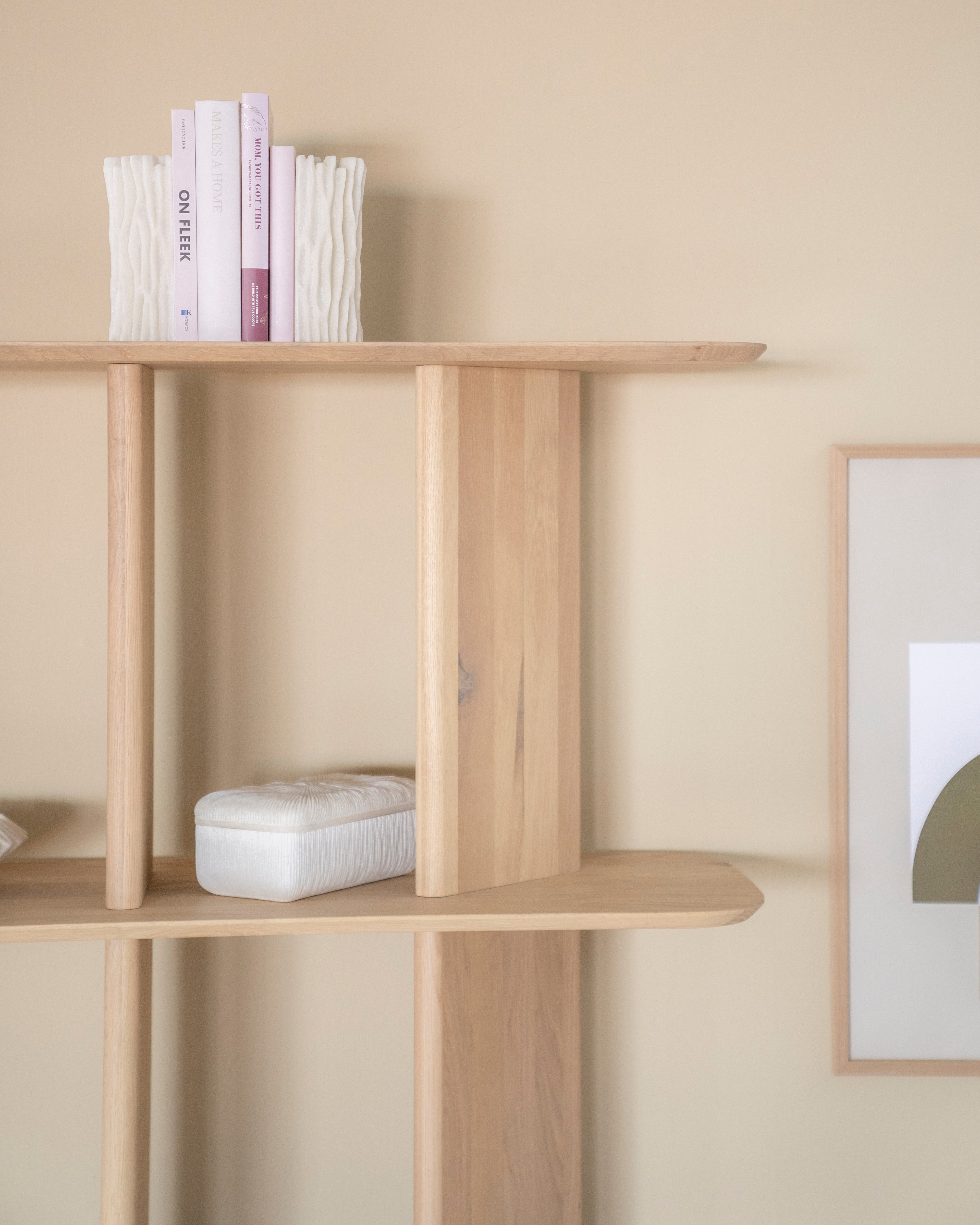 Regal TY aus Eichenholz