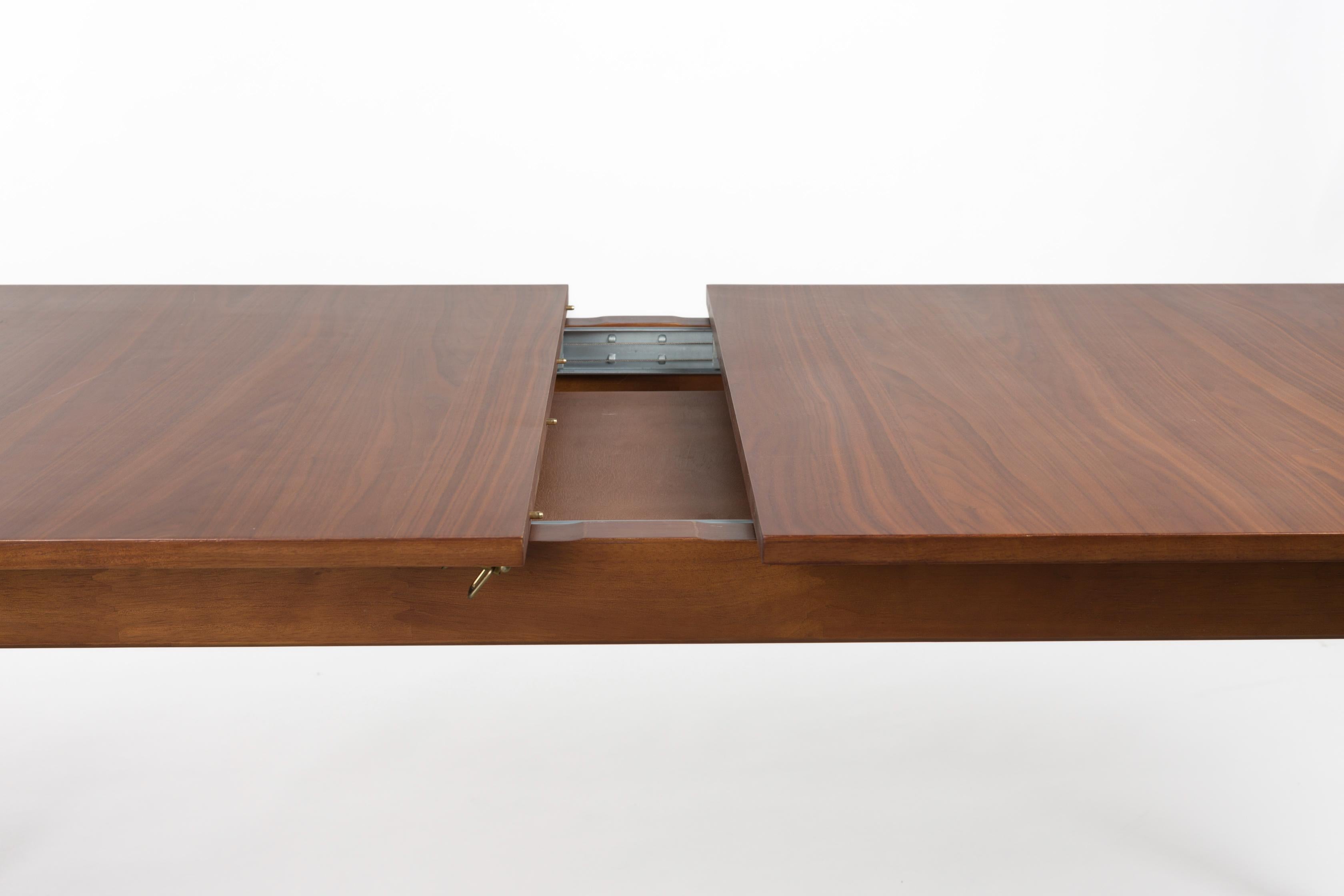 Extendable table ELLEN walnut veneer