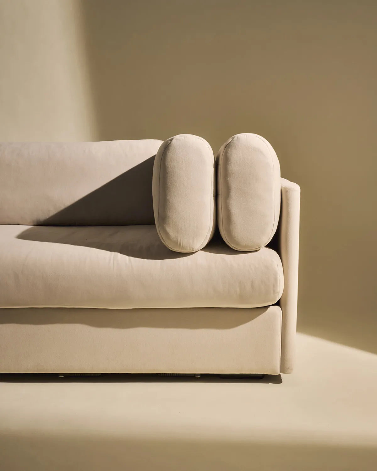 Upholstered 4-Person Sofa ELOGIO