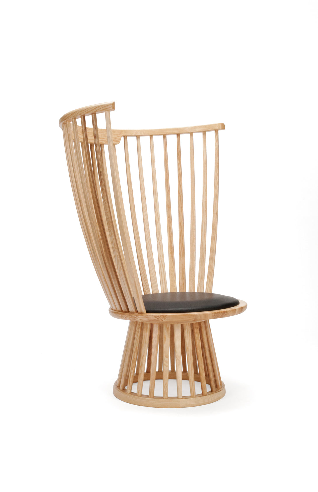 Armchair fan of ash wood