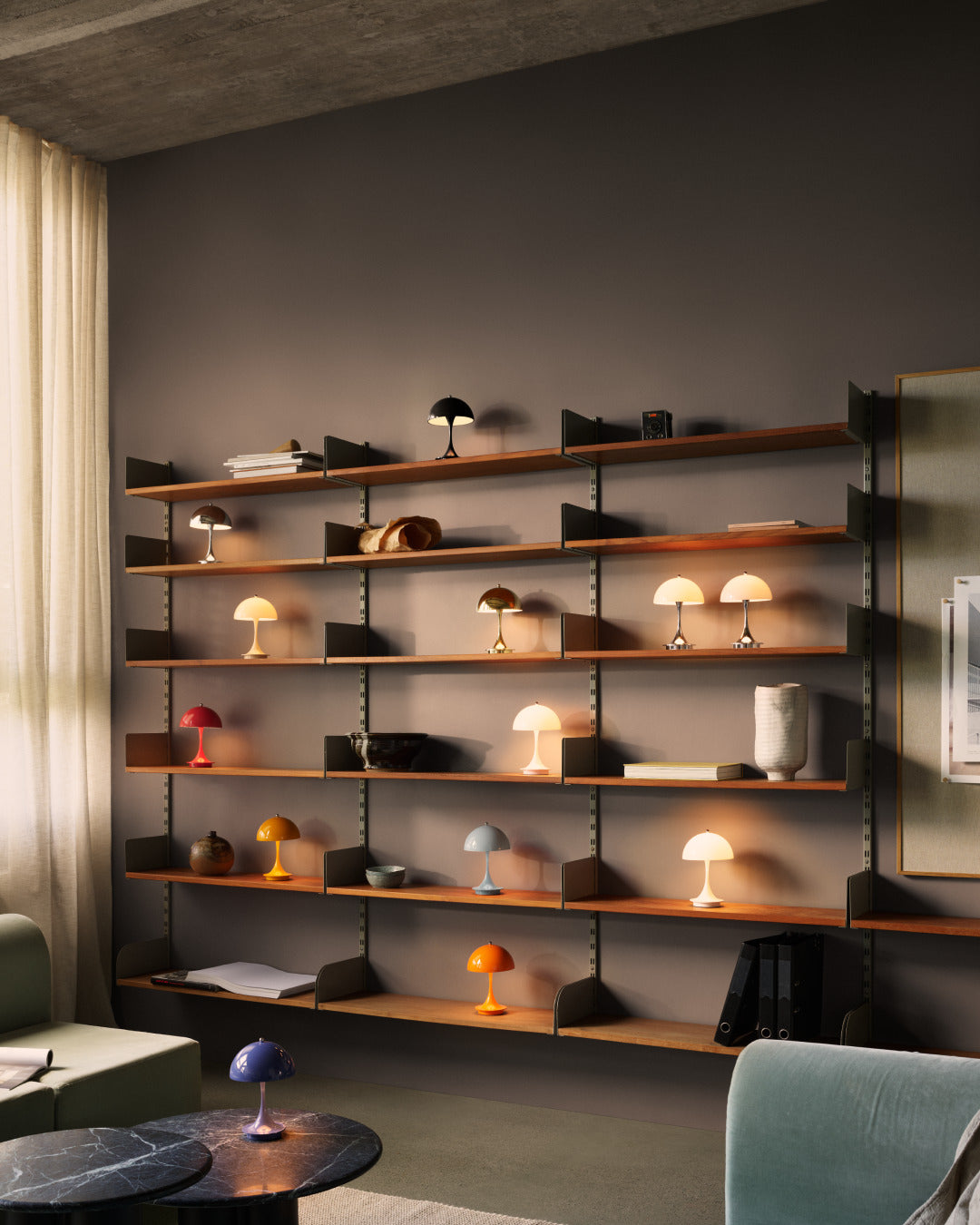 Lampa przenośna PANTHELLA 160 beżowy opal z chromowaną podstawą