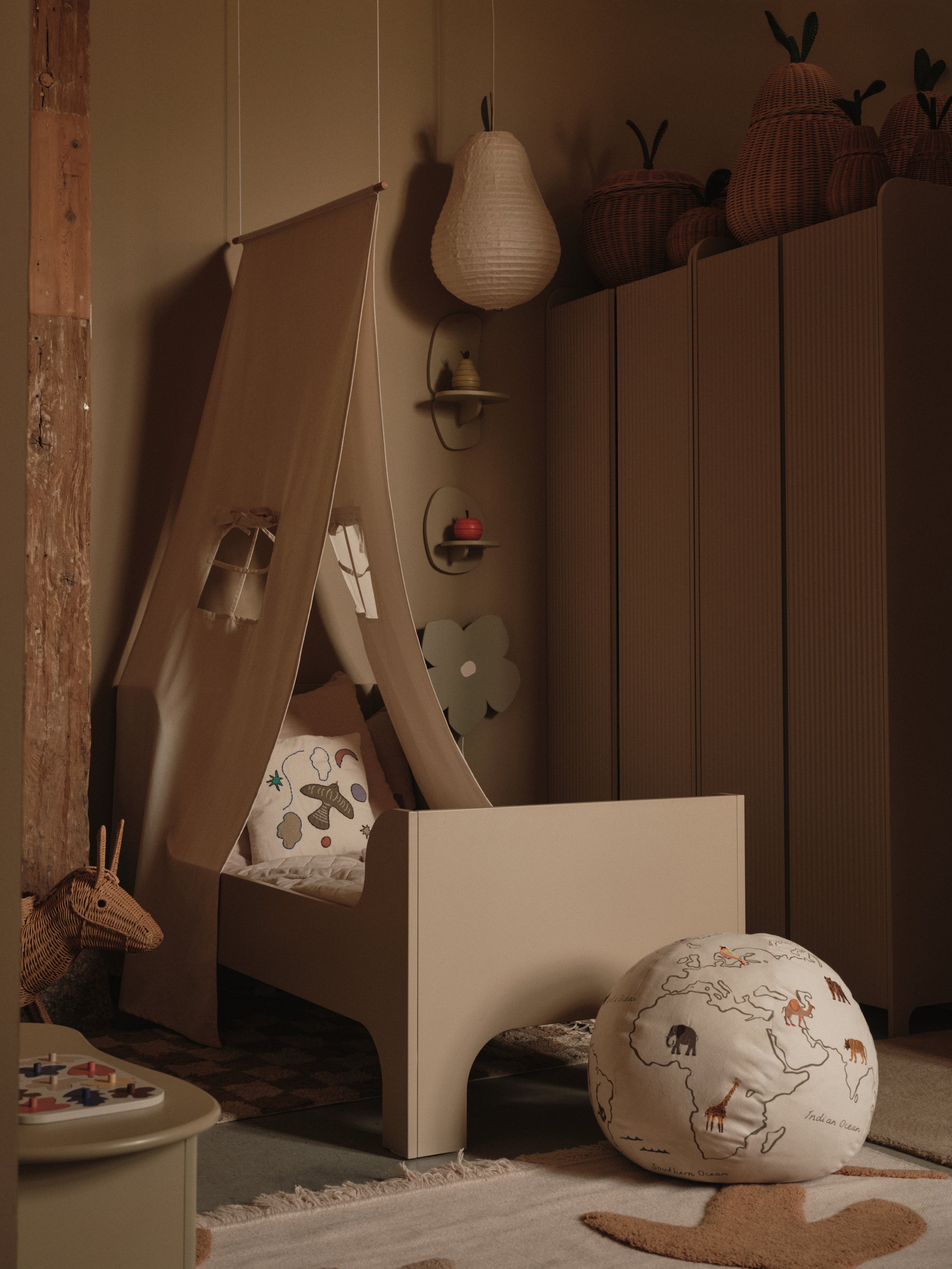 Children's rug SWIF BIRD beige