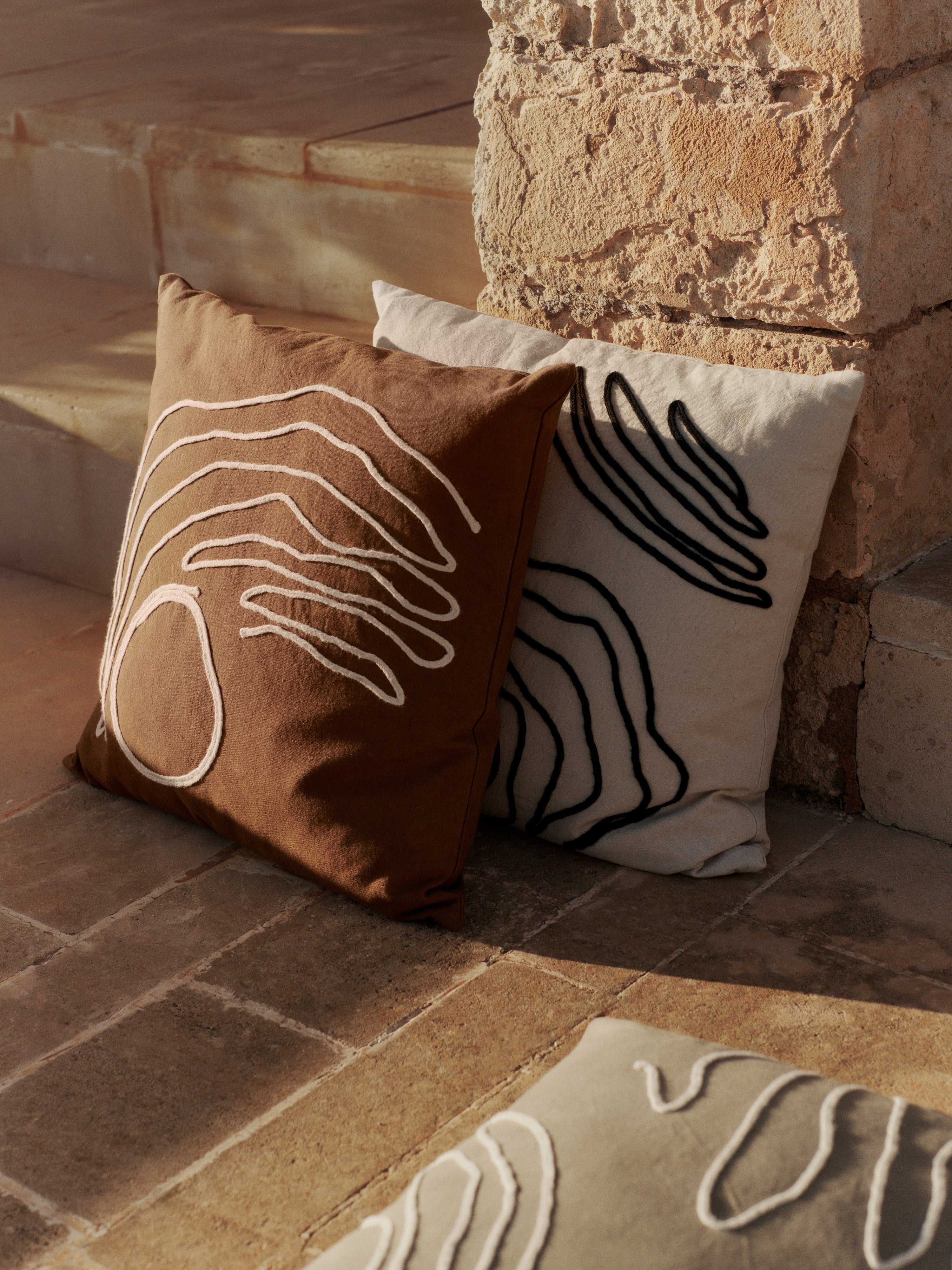 Decorative cushion JOT antique gold with white [Monika] [Amelia spr]