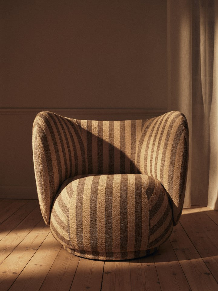 RICO LOUNGE Chocolate Armchair with Sand