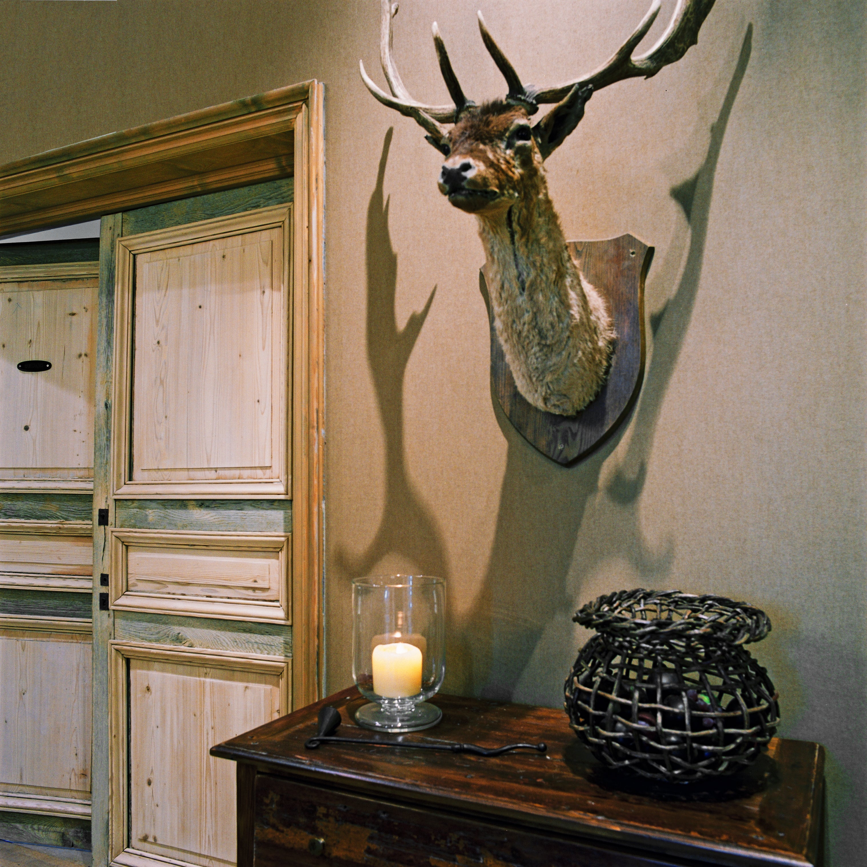 Structural wallpaper resembling canvas LIN dark brown