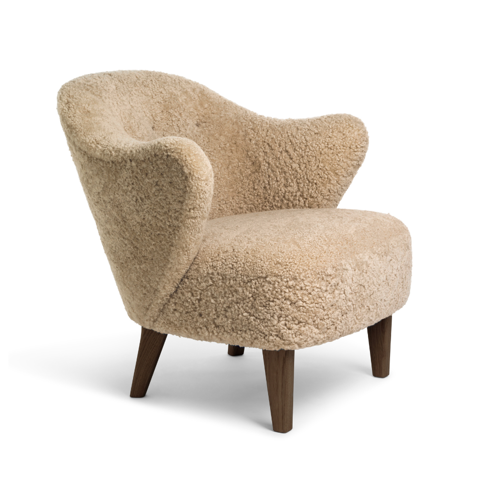 Sessel INGEBORG beige Schafsleder mit dunklem Eichenfuß