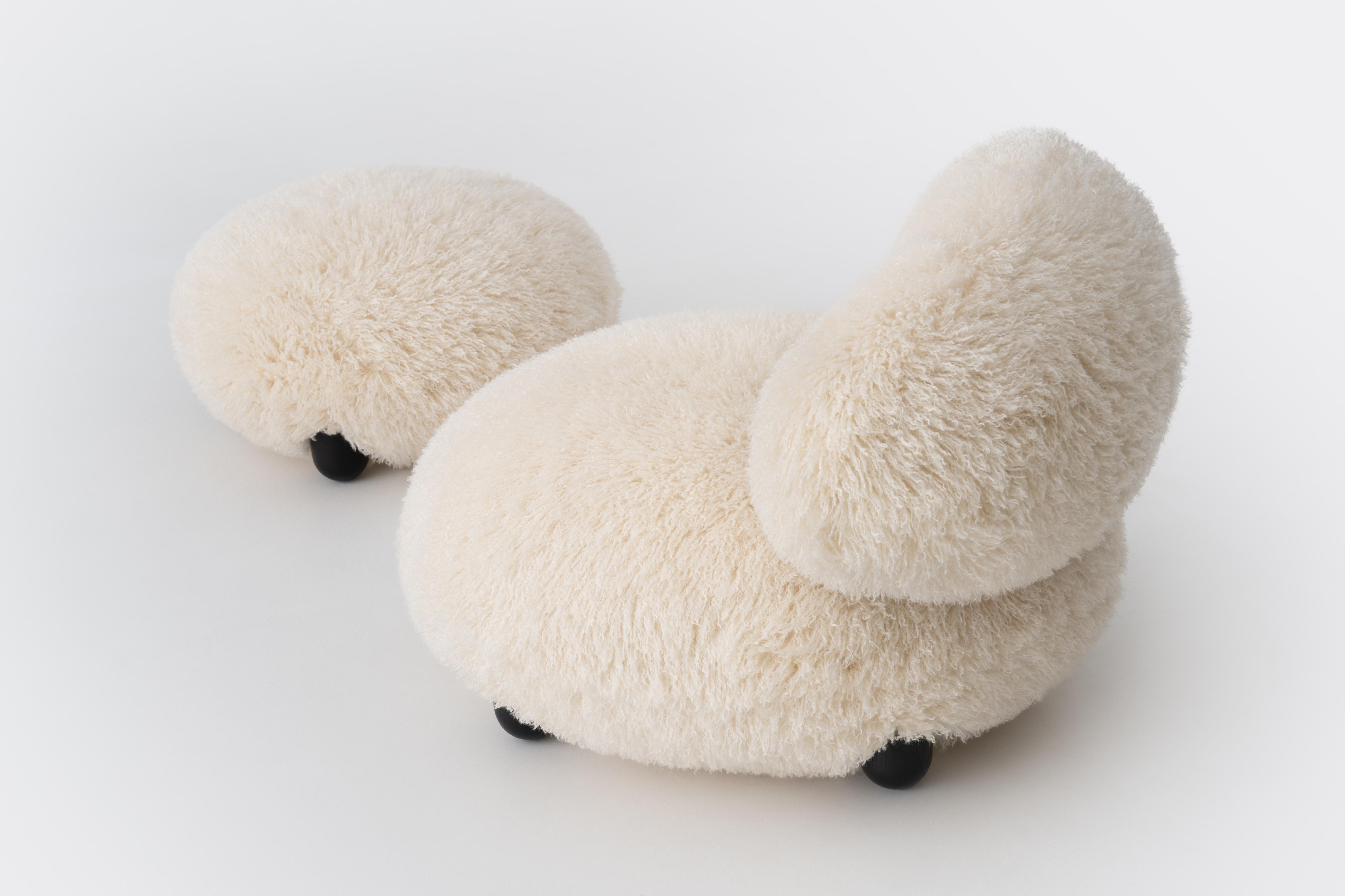 FLOCK Pouf - FLUFFY EDITION artificial fur with a wooden base