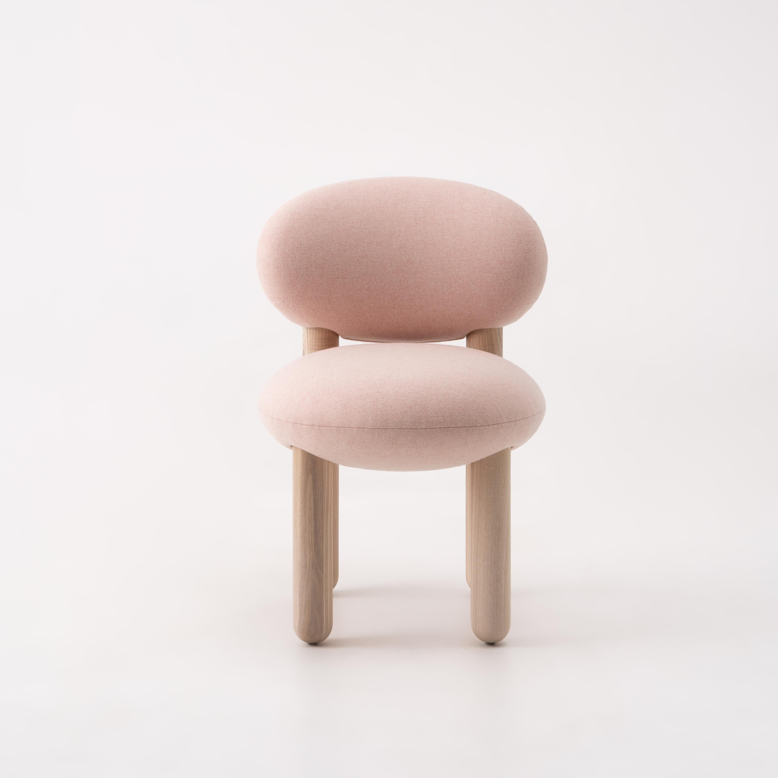 FLOCK CS2 upholstered chair with wooden base