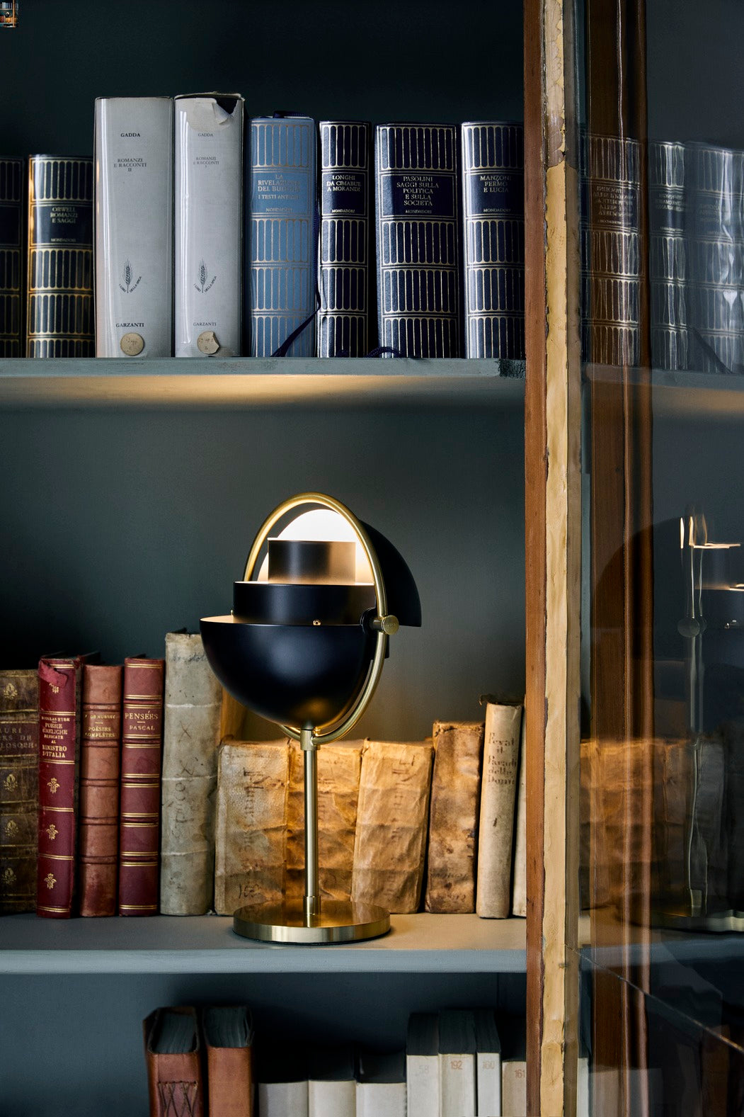 MULTI-LITE portable lamp black with brass base