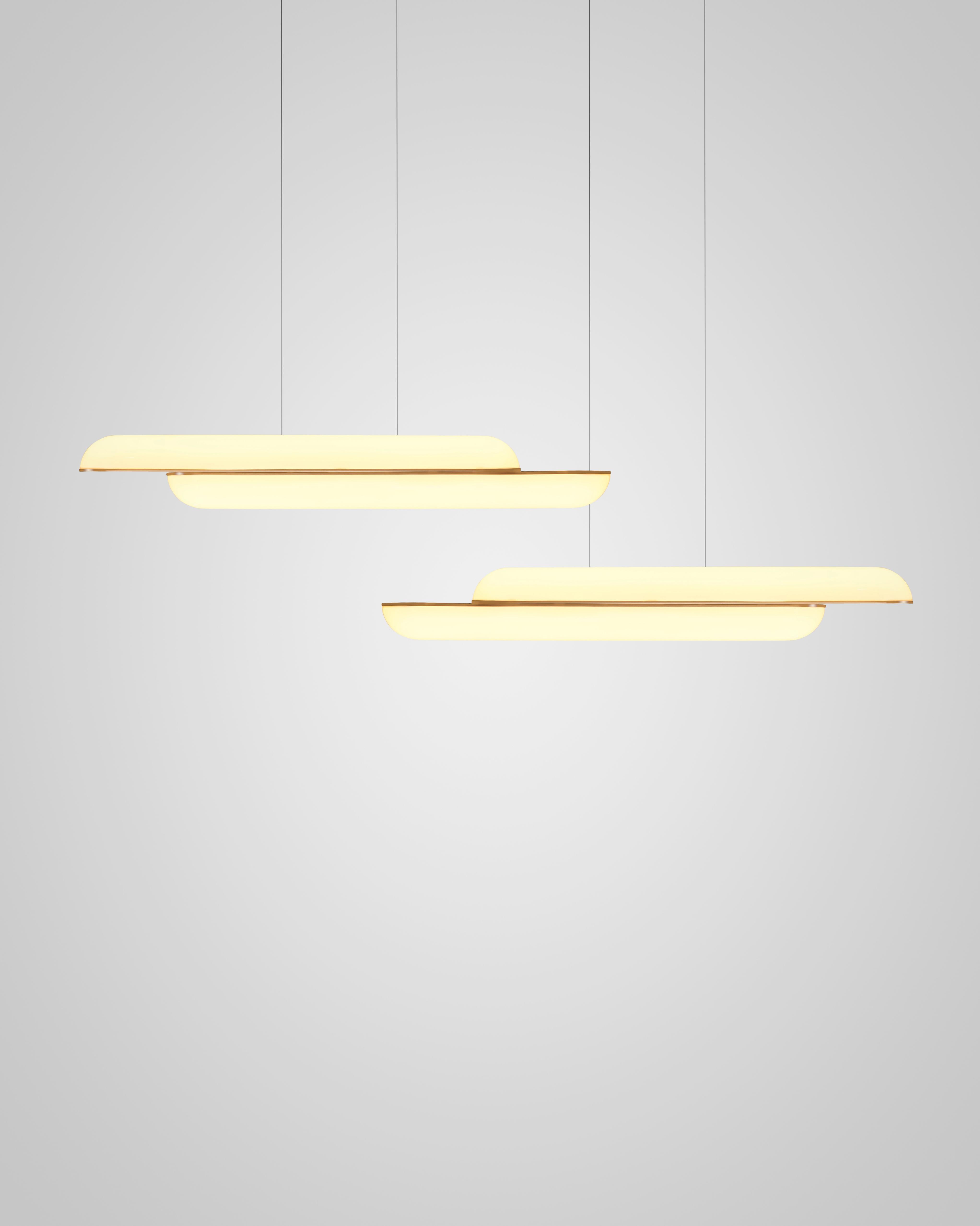 Lampa wisząca pozioma GEMINI opalowy klosz z mosiądzem