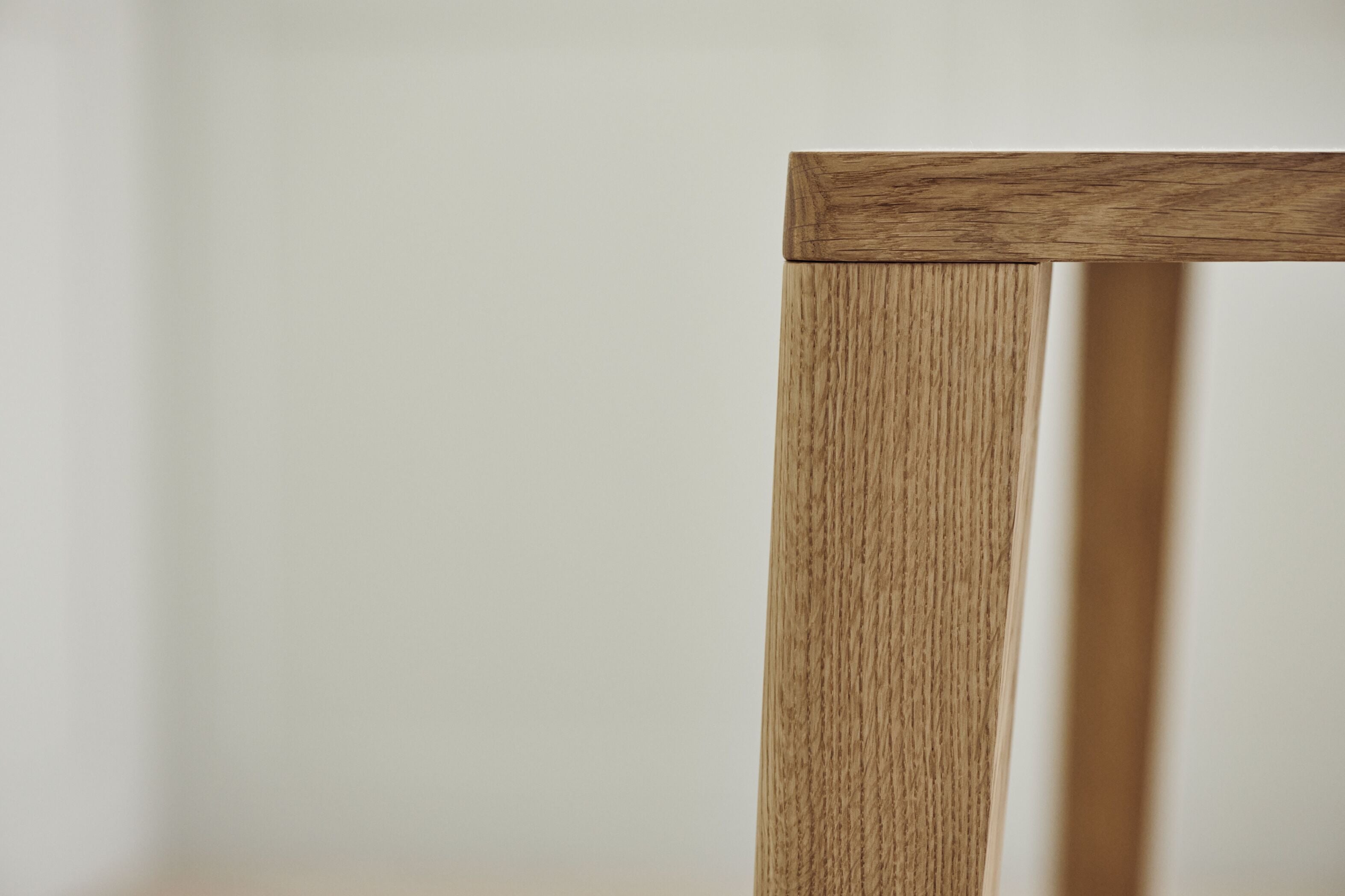 Graceful table bleached oak wood