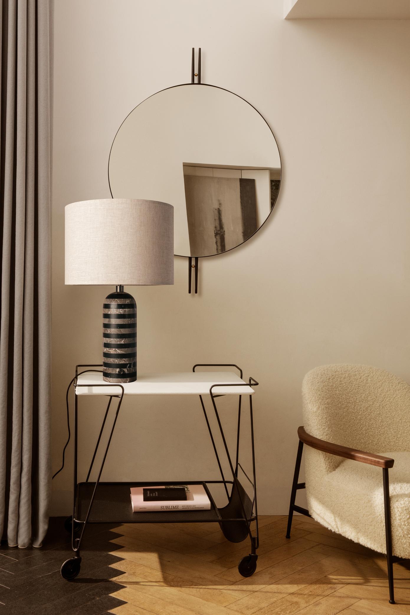 GRAVITY black table lamp with marble