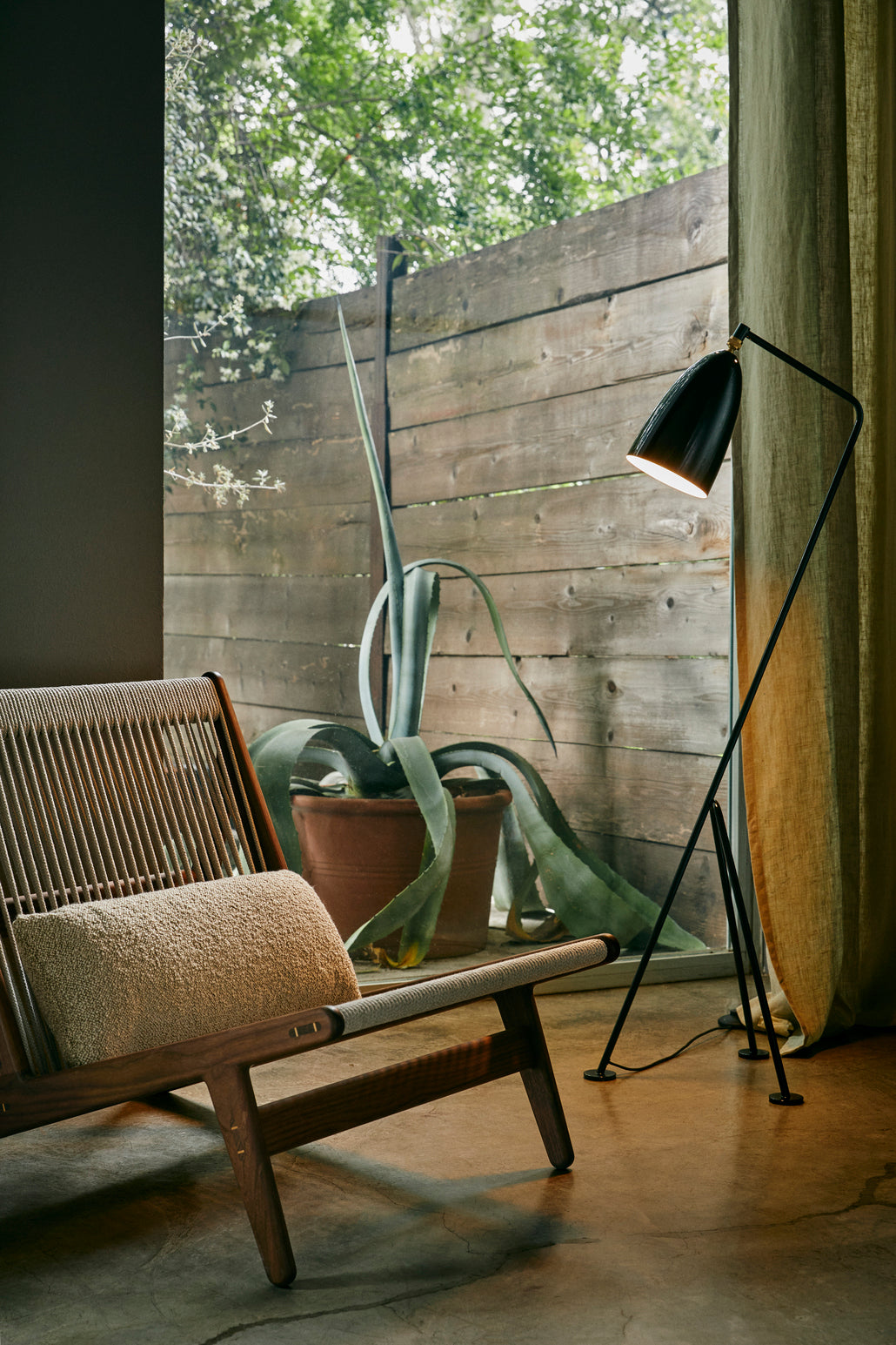 Sessel MR01 Nussbaum und Leinen