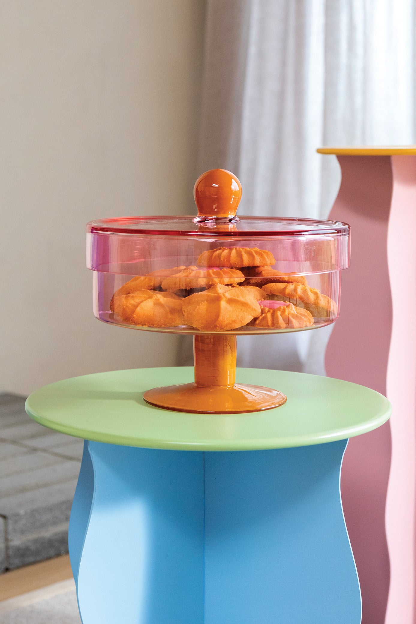 DUO pink pot with lid in orange